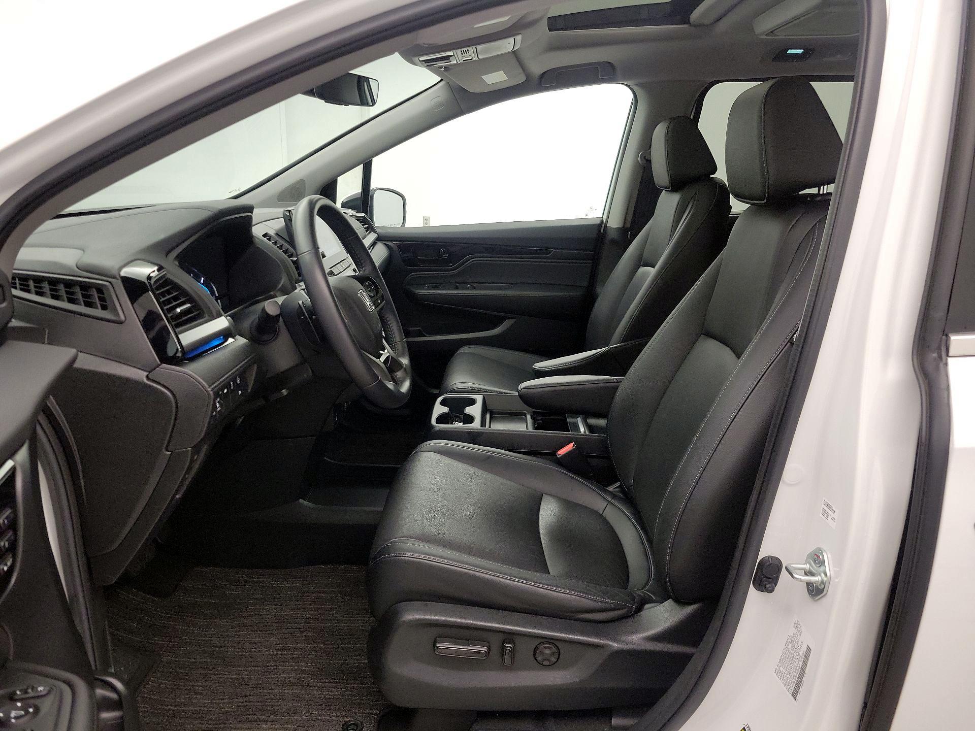 Thumbnail: 2023 Honda Odyssey - 11