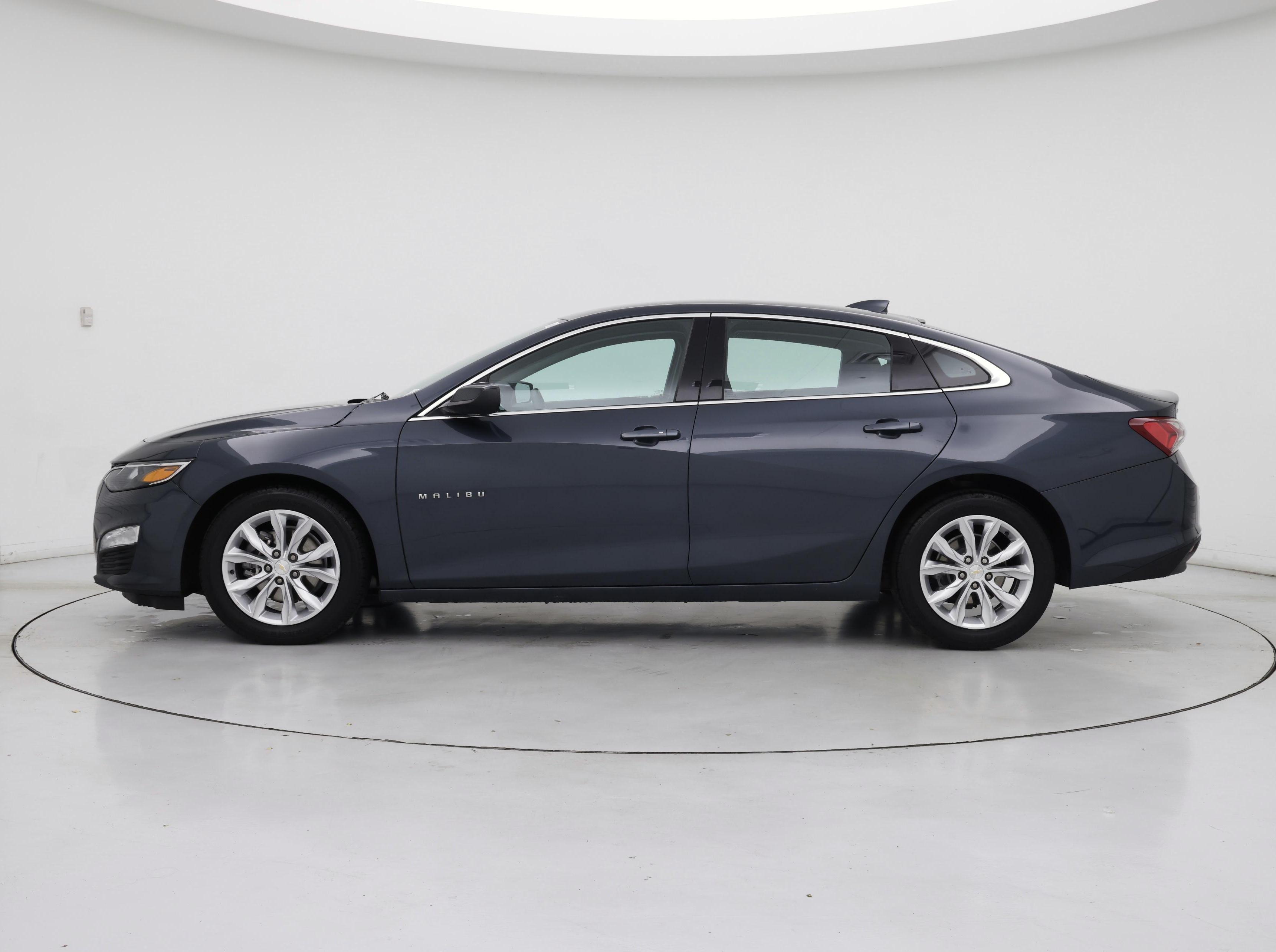 Thumbnail: 2020 Chevrolet Malibu - 3