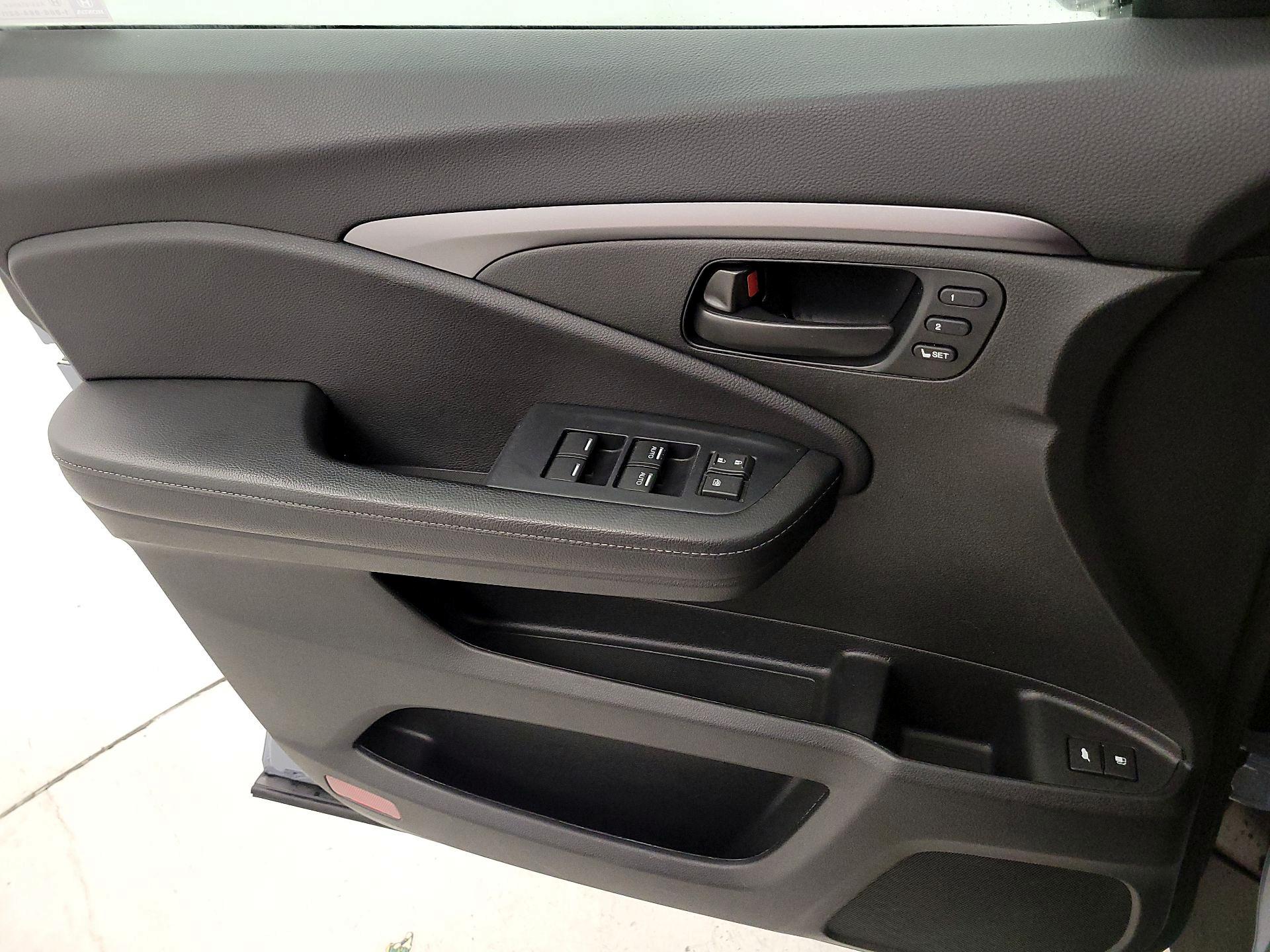 Thumbnail: 2023 Honda Passport - 12