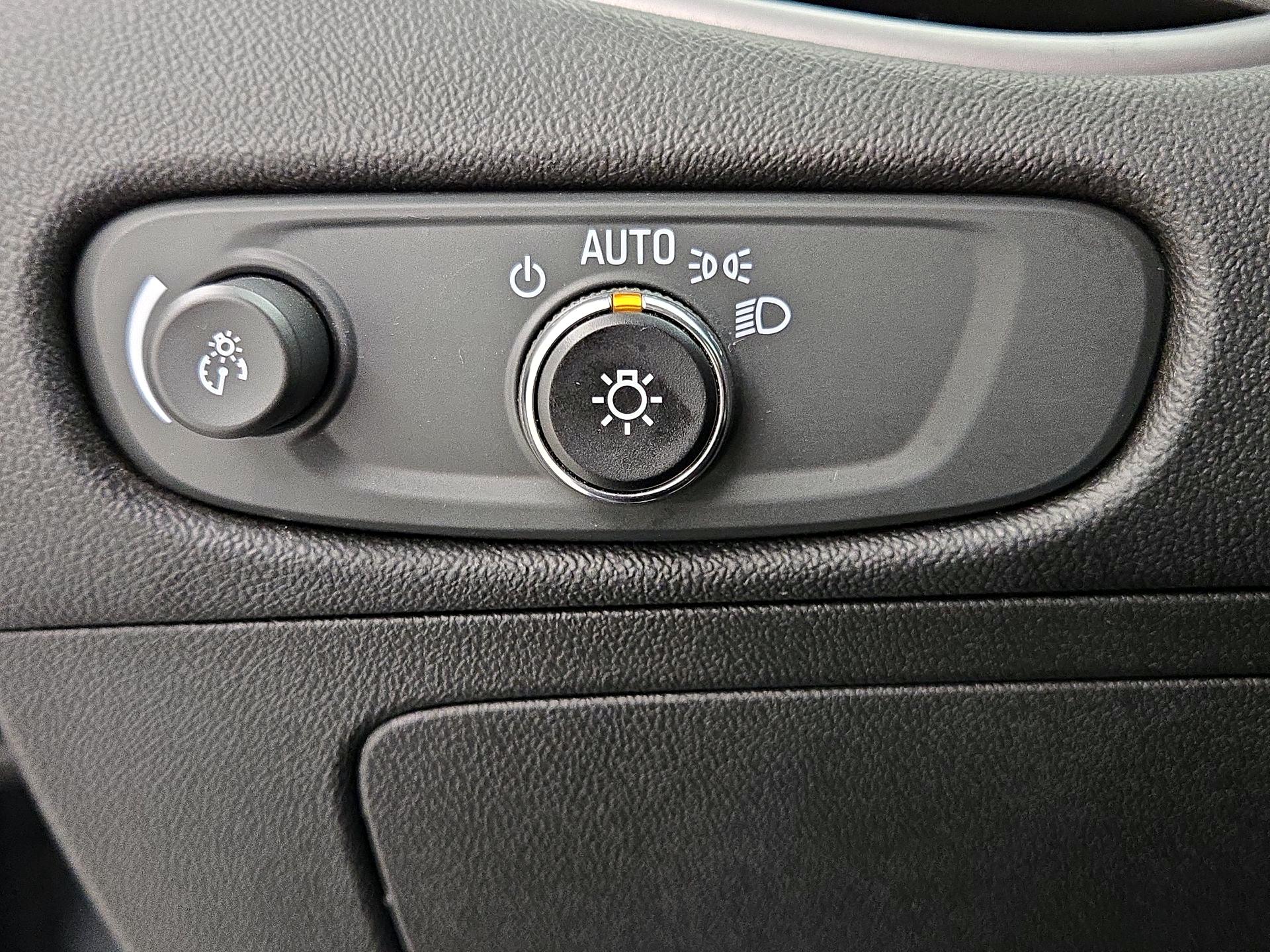 Thumbnail: 2023 Chevrolet Malibu - 13