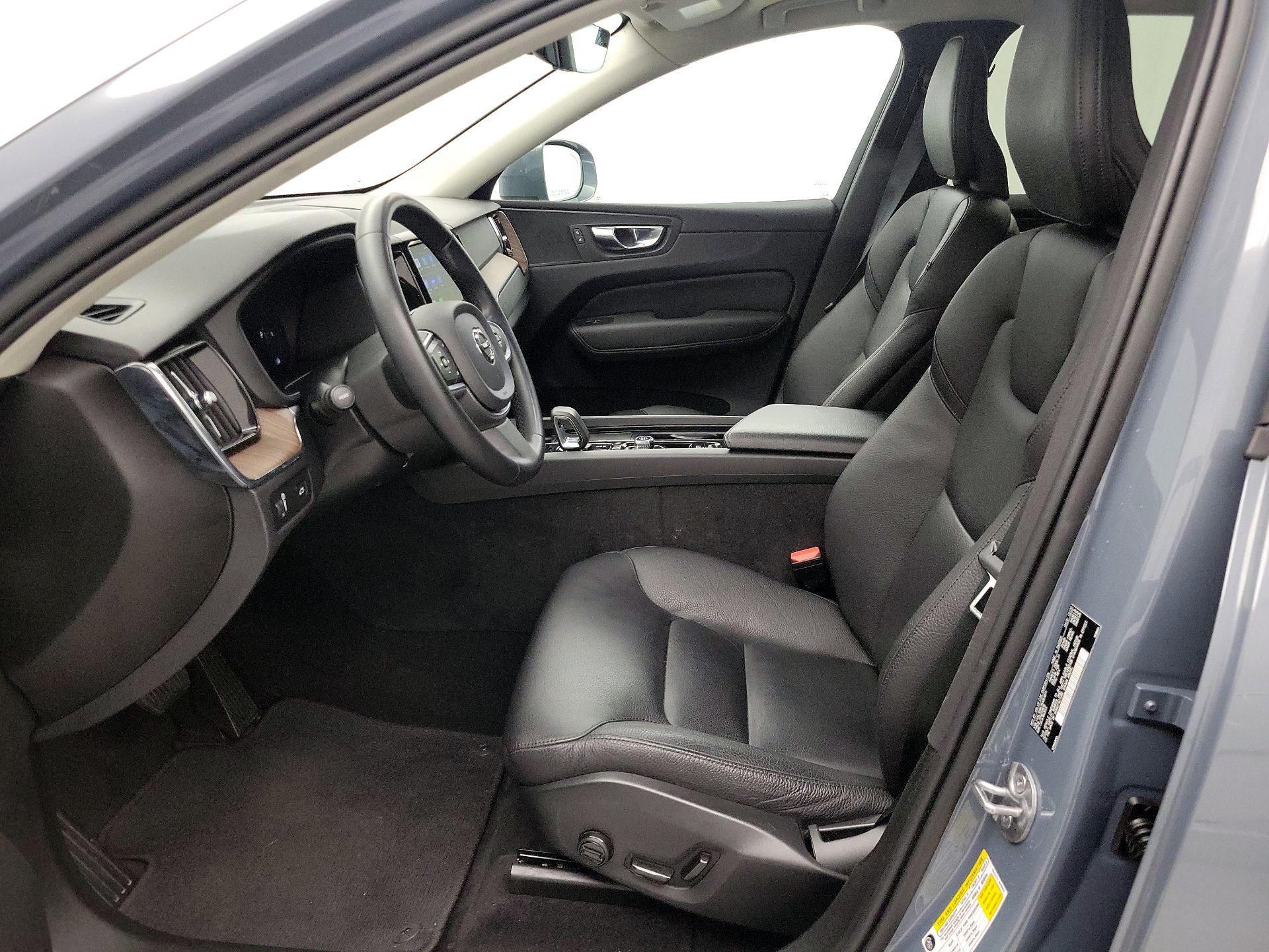 Thumbnail: 2022 Volvo XC60 - 11