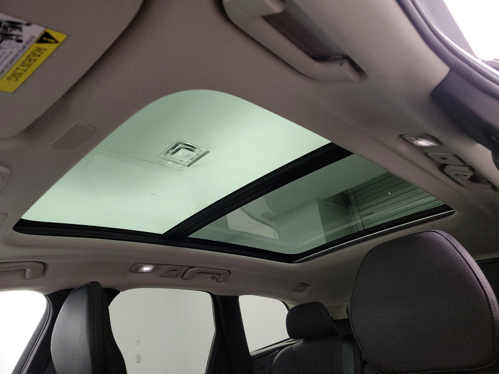 Thumbnail: 2022 Volvo XC60 - 19