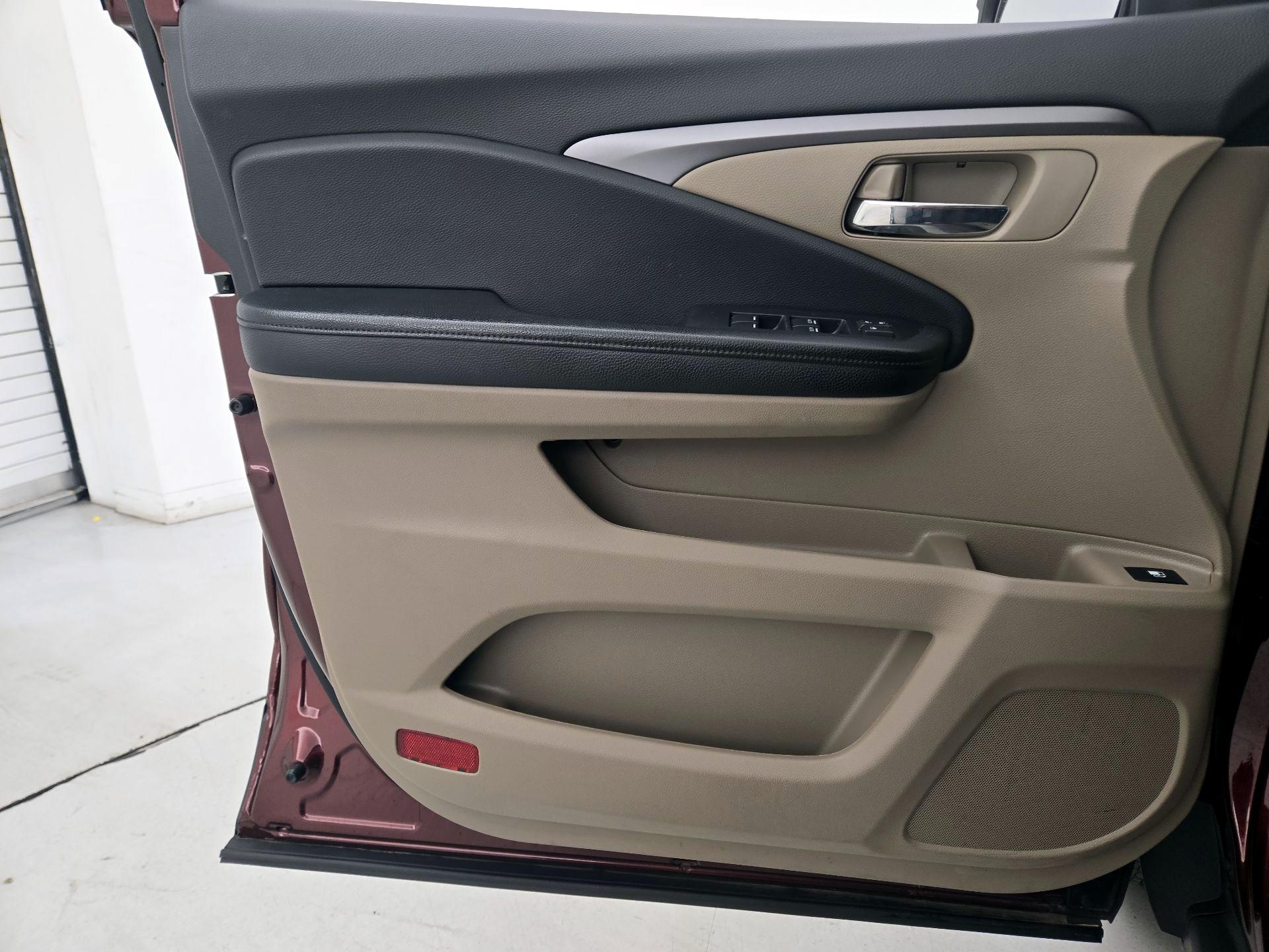 Thumbnail: 2021 Honda Pilot - 12