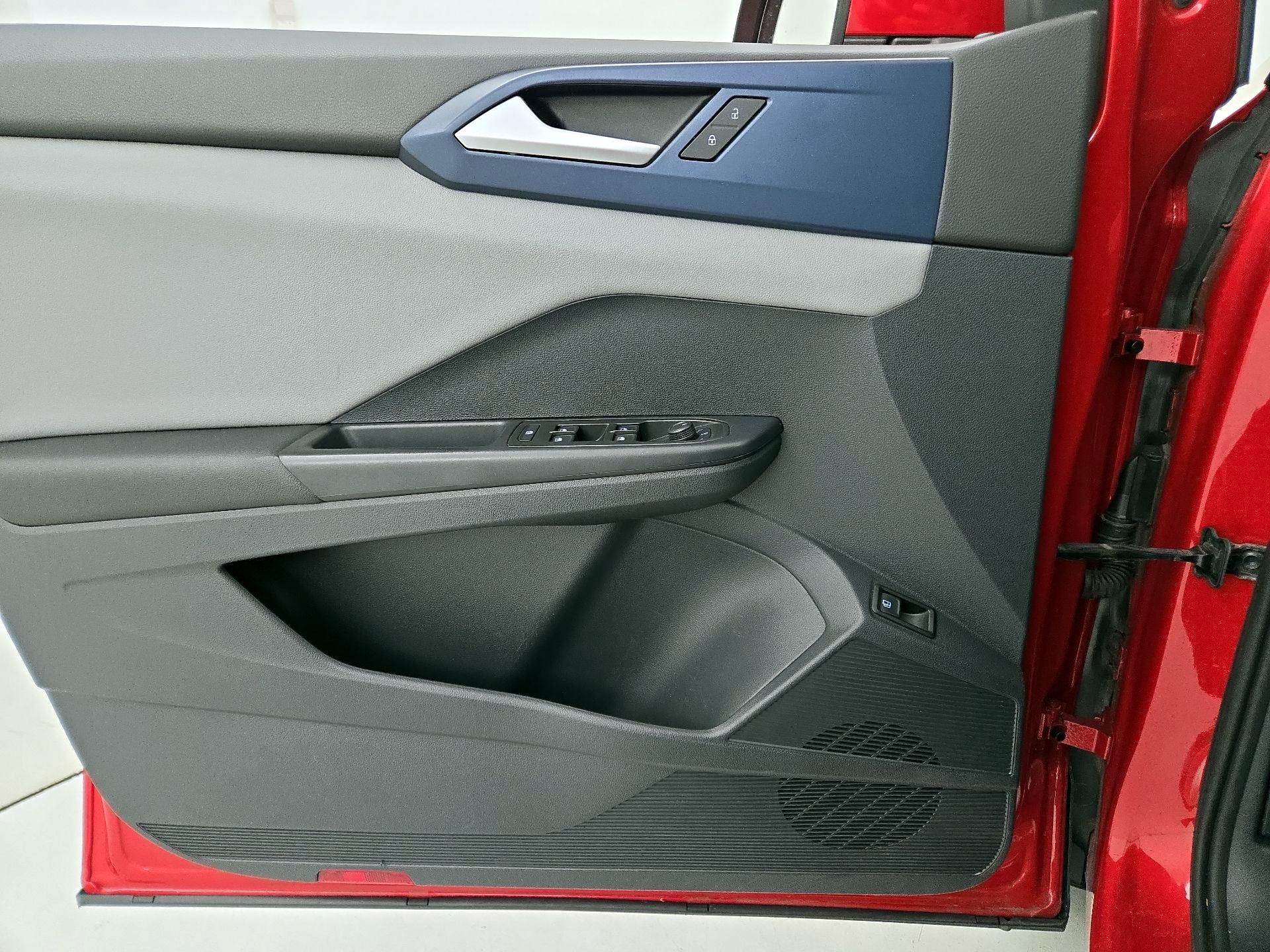 Thumbnail: 2023 Volkswagen Taos - 12