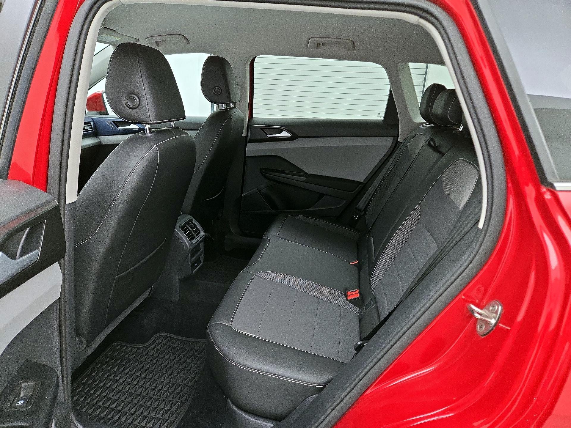 Thumbnail: 2023 Volkswagen Taos - 19