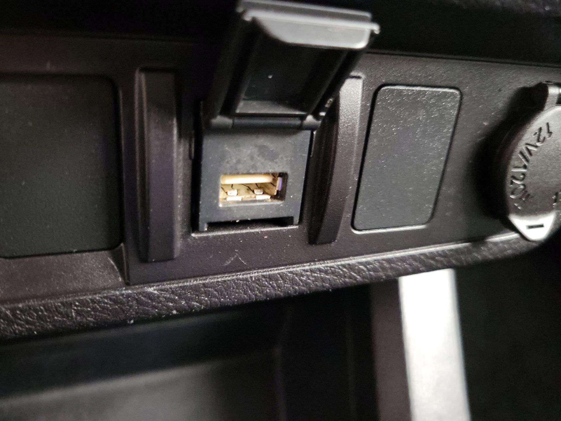 Thumbnail: 2020 Toyota Tacoma - 18