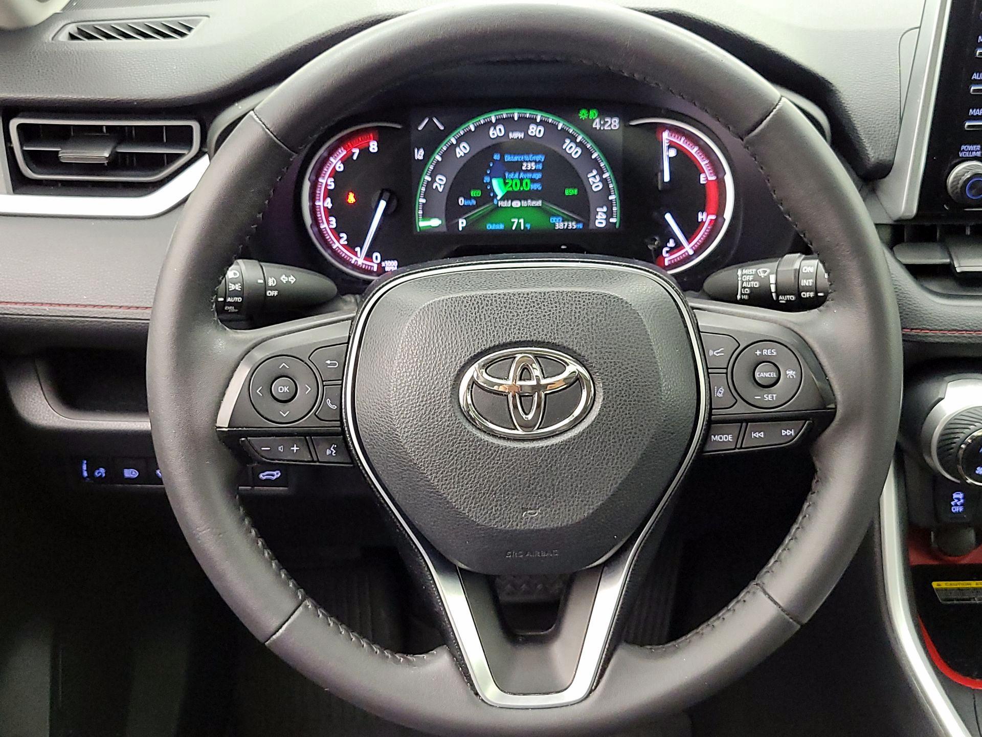 Thumbnail: 2020 Toyota RAV4 - 10