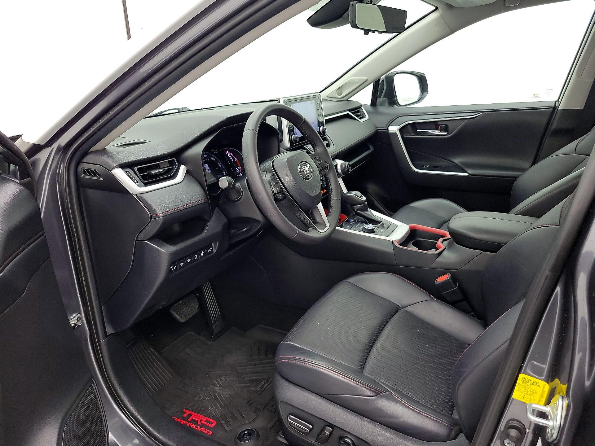 Thumbnail: 2020 Toyota RAV4 - 11