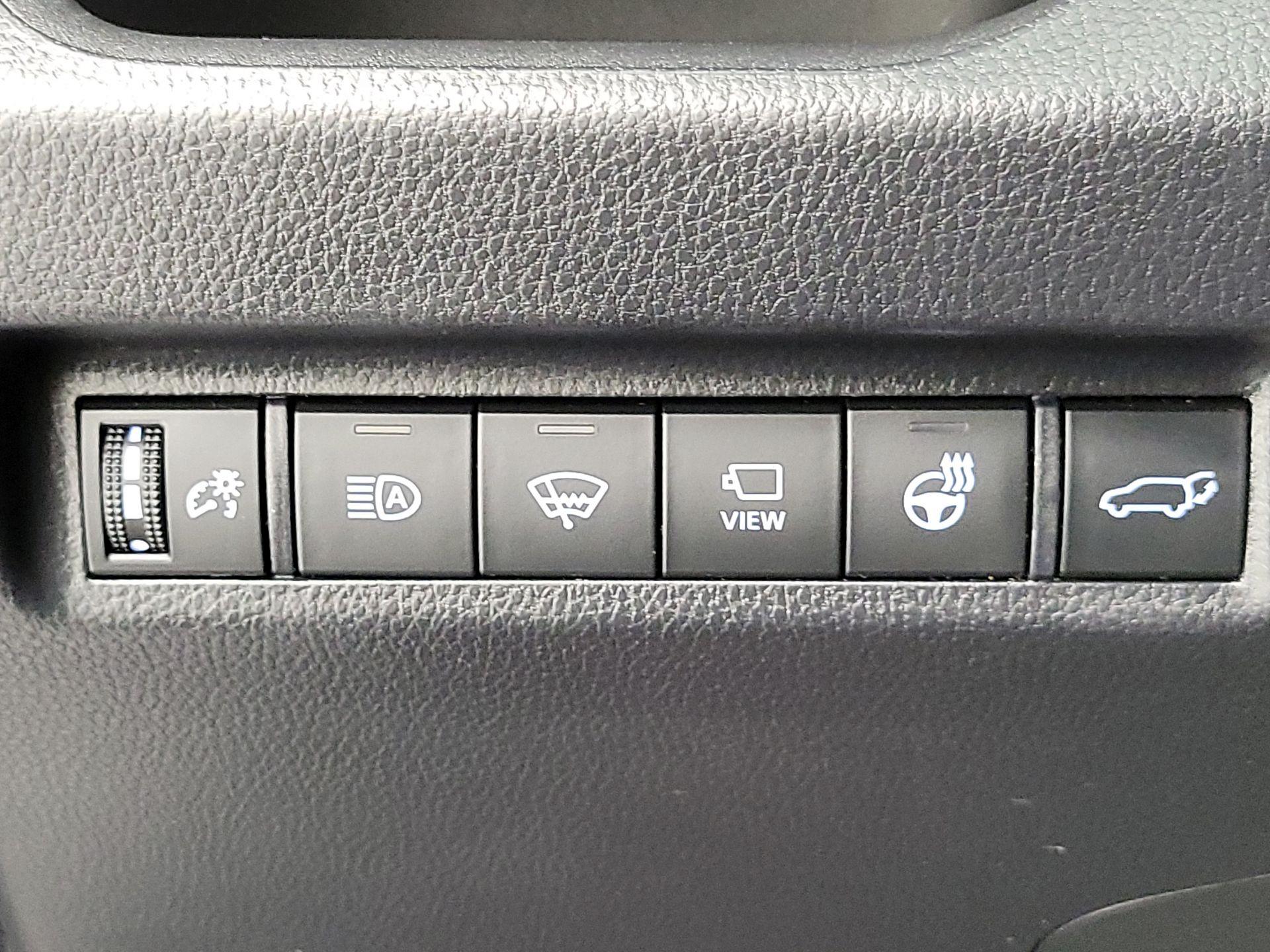 Thumbnail: 2020 Toyota RAV4 - 13