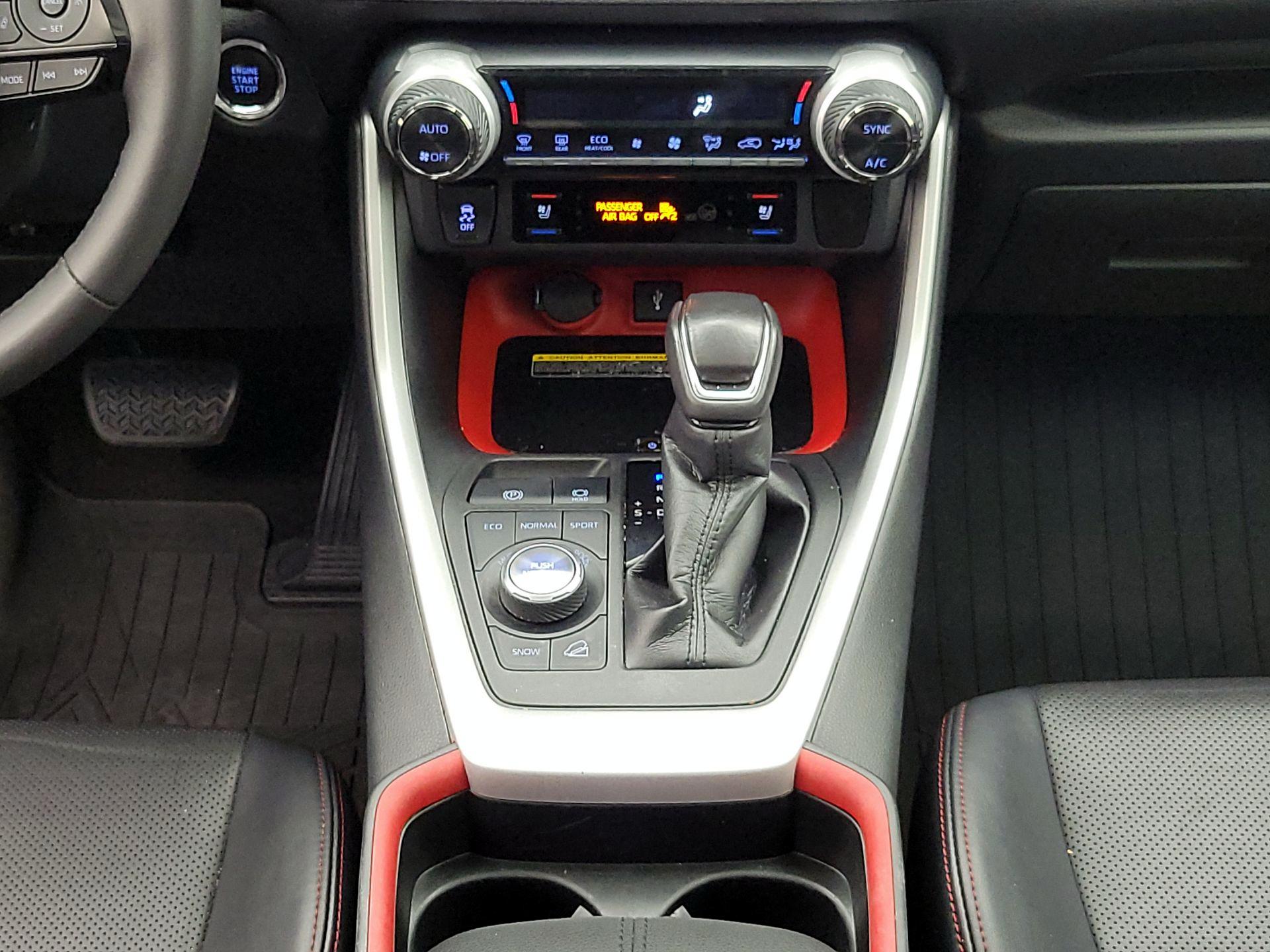 Thumbnail: 2020 Toyota RAV4 - 18