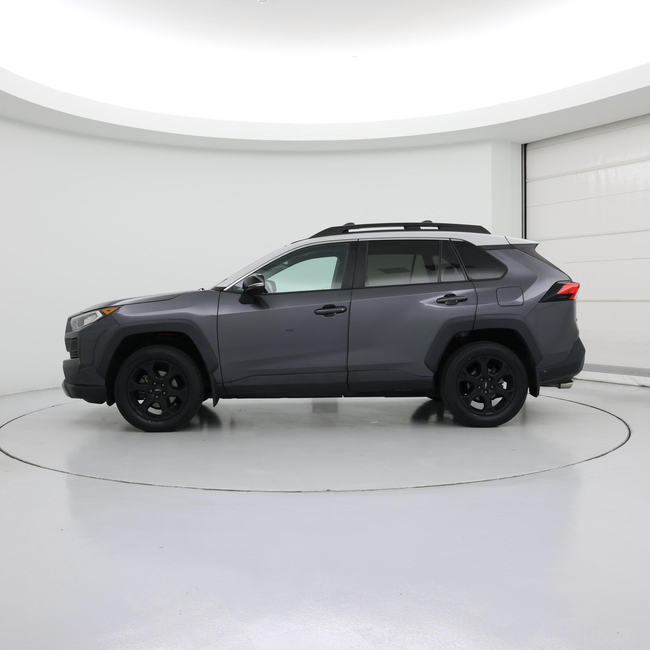 Thumbnail: 2020 Toyota RAV4 - 3