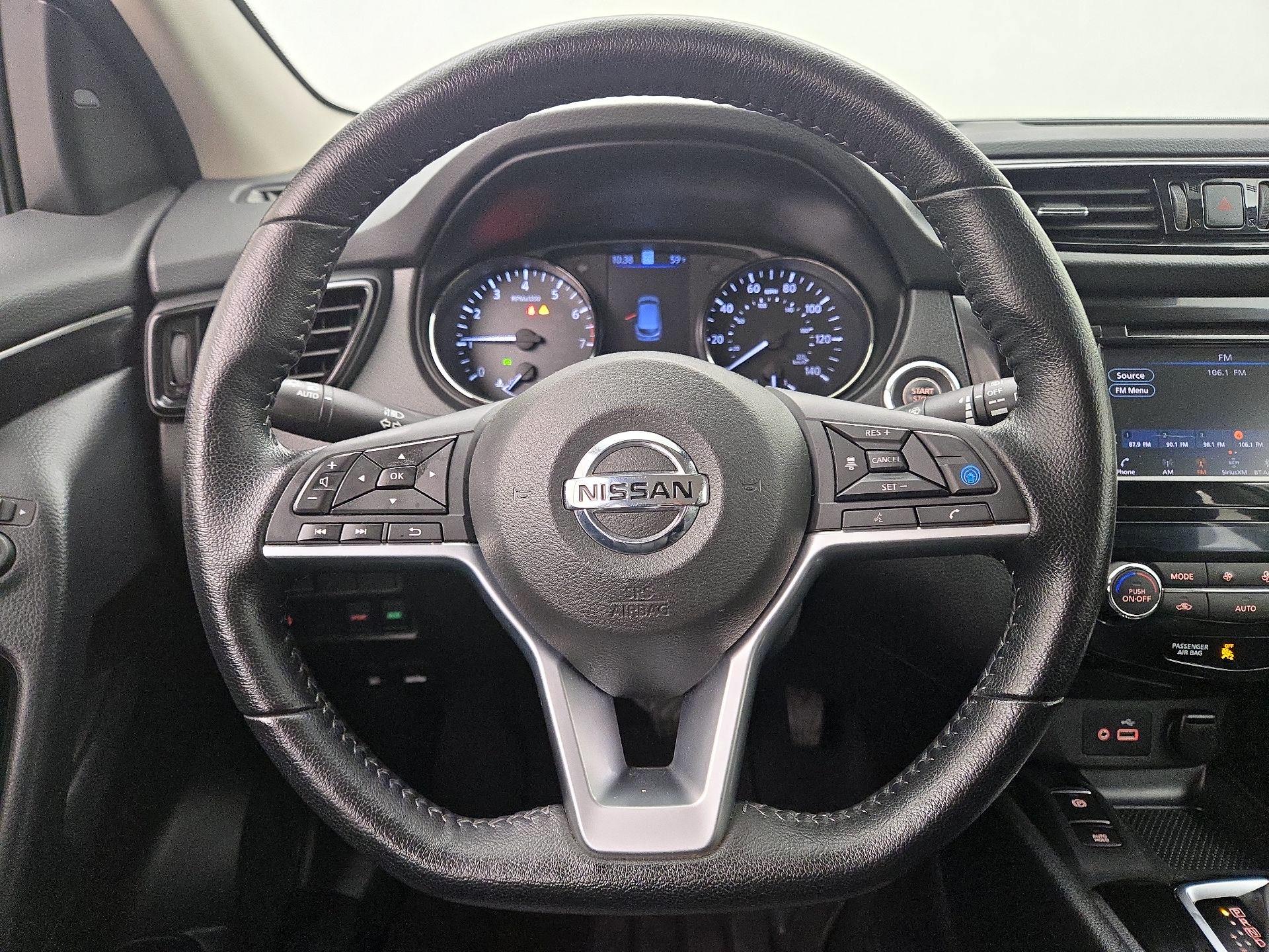 Thumbnail: 2022 Nissan Rogue Sport - 10