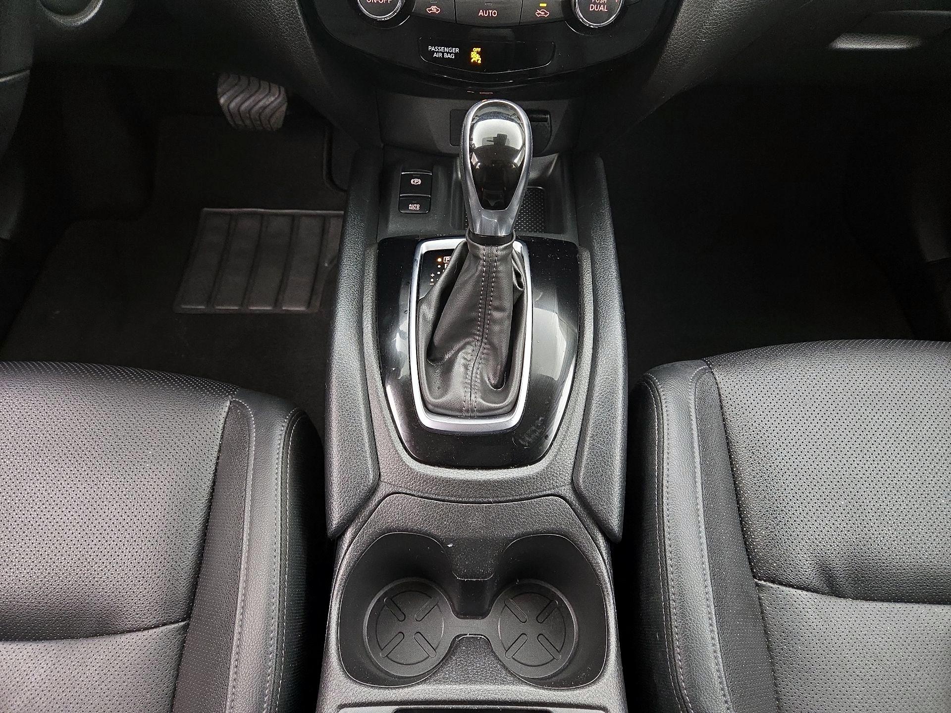 Thumbnail: 2022 Nissan Rogue Sport - 17