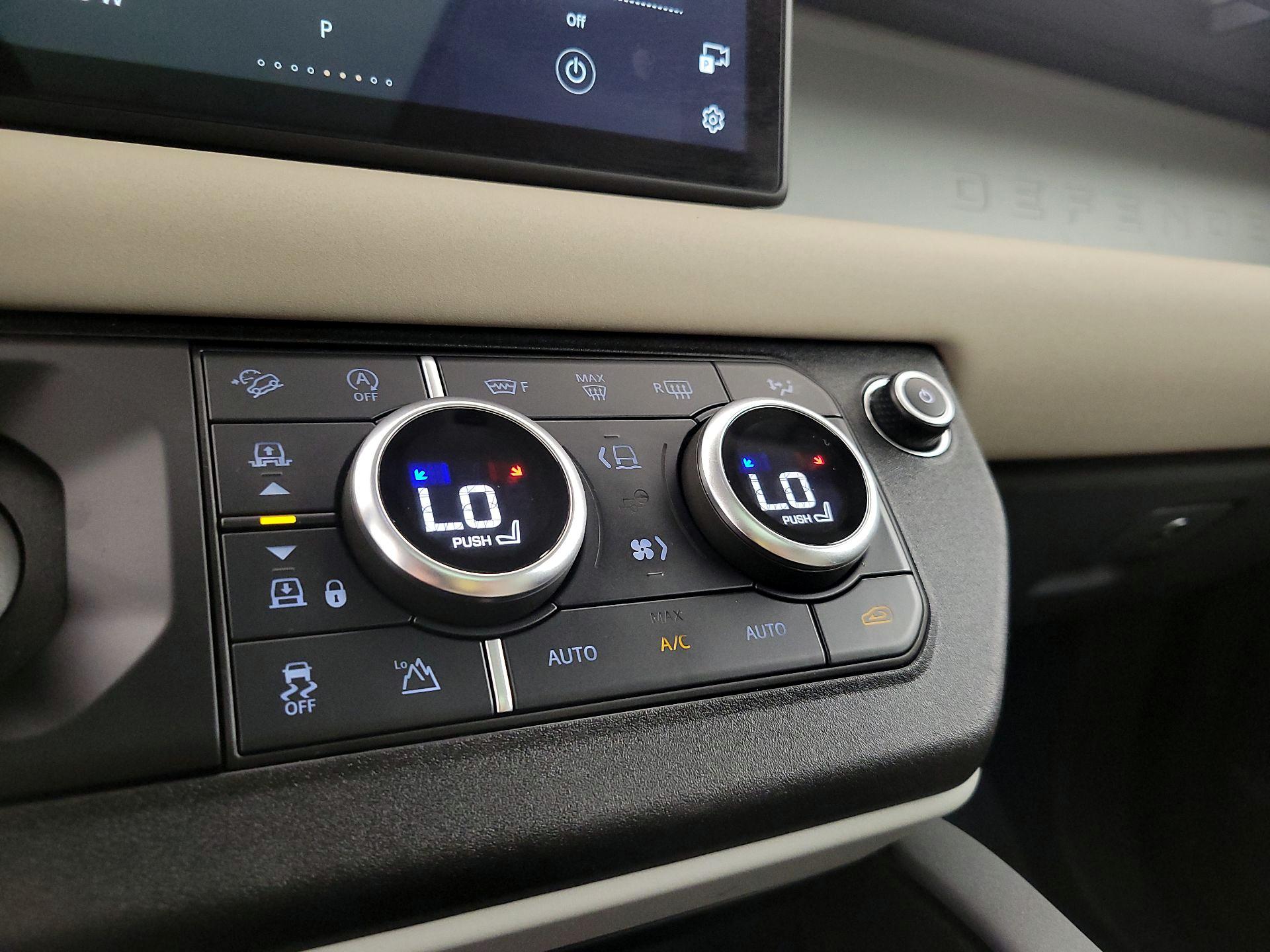 Thumbnail: 2020 Land Rover Defender - 17