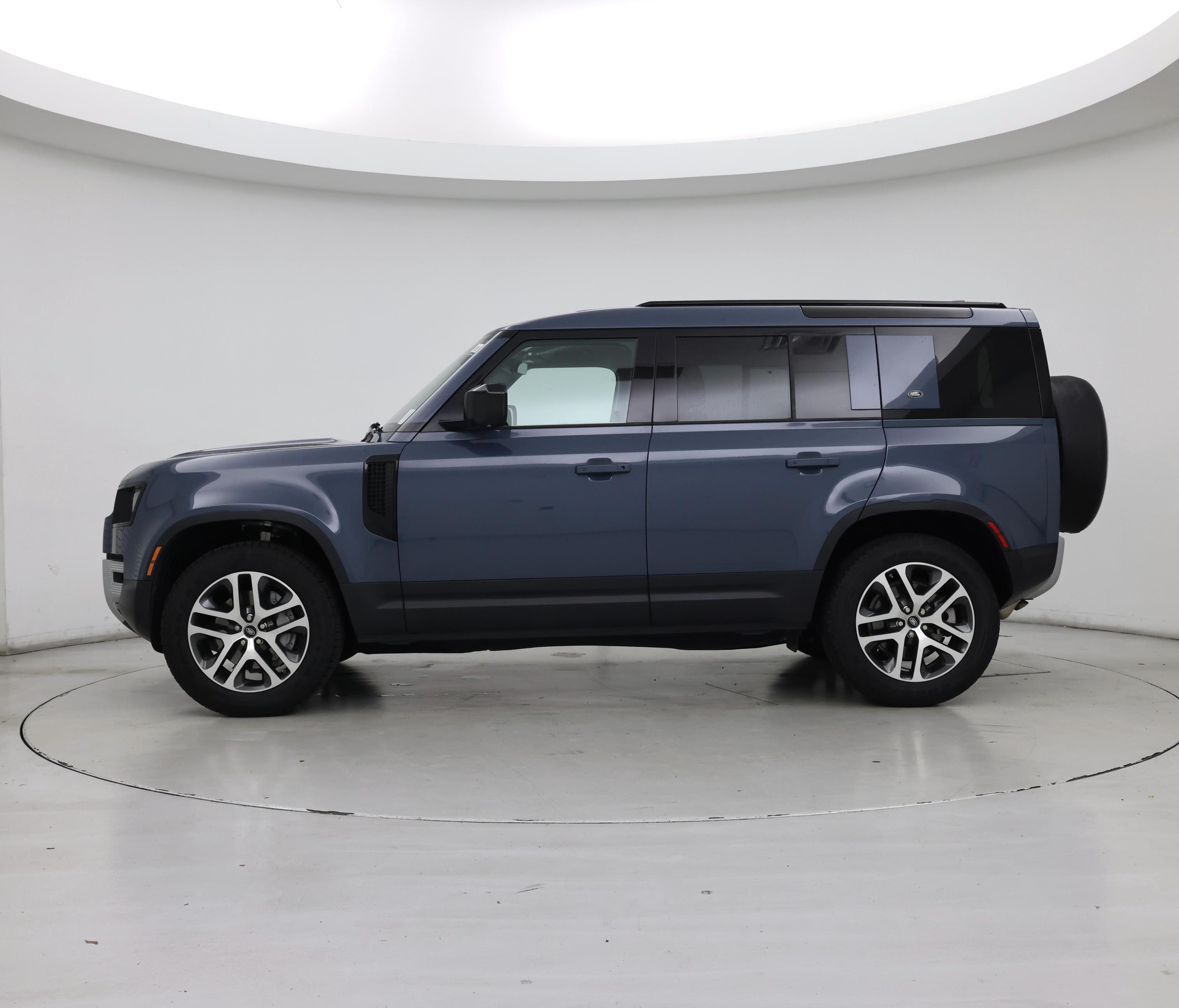 Thumbnail: 2020 Land Rover Defender - 3