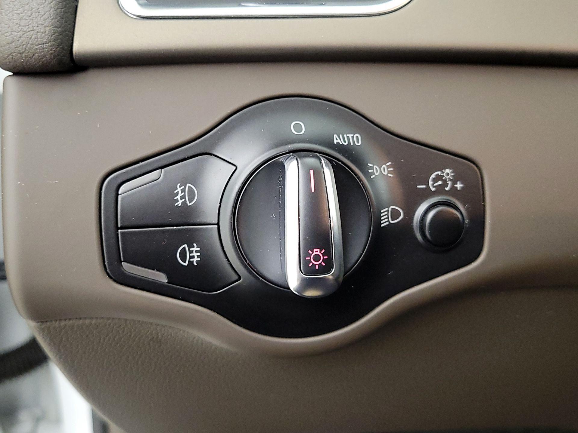 Thumbnail: 2015 Audi A4 - 13