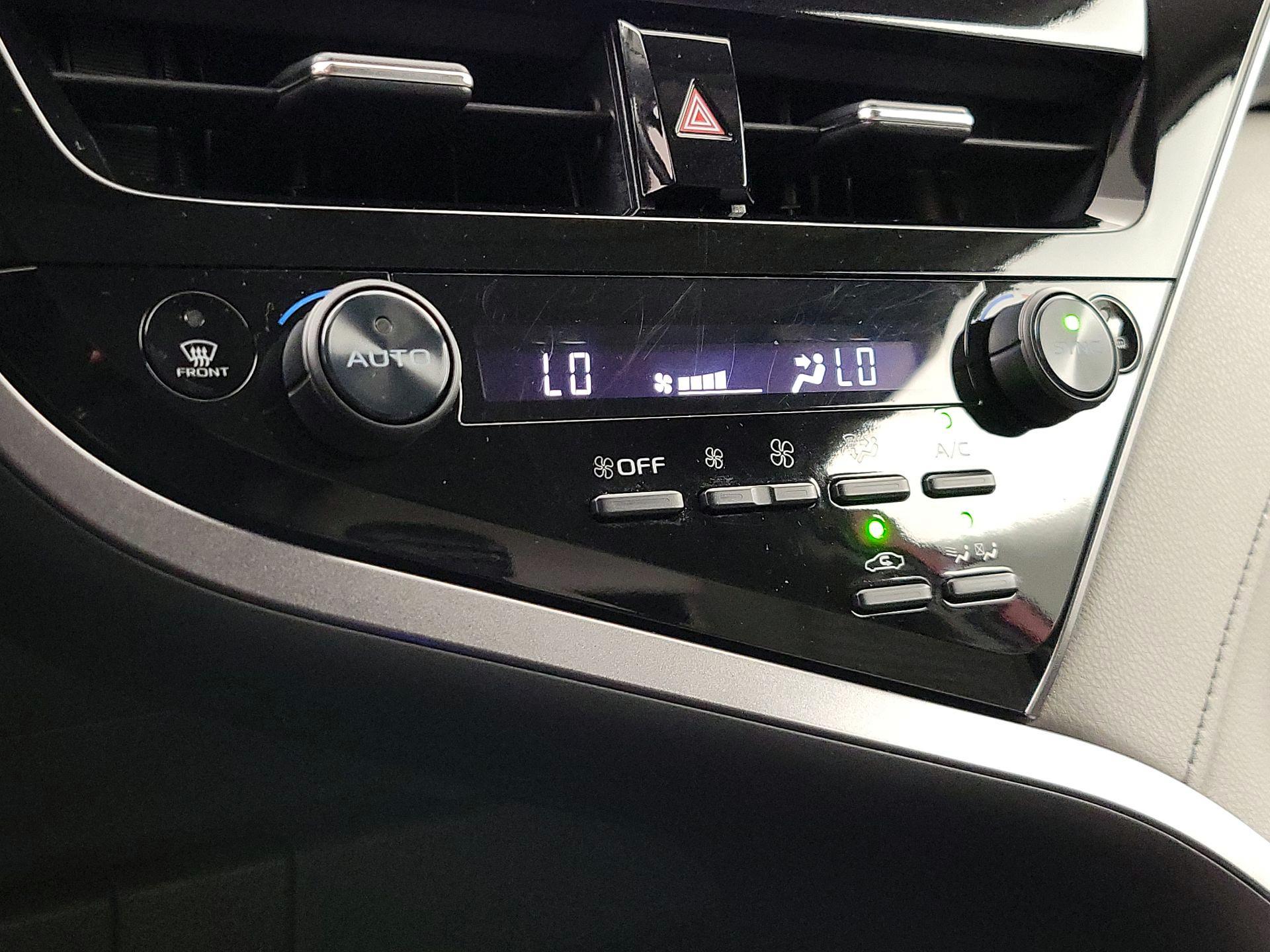 Thumbnail: 2022 Toyota Camry - 16