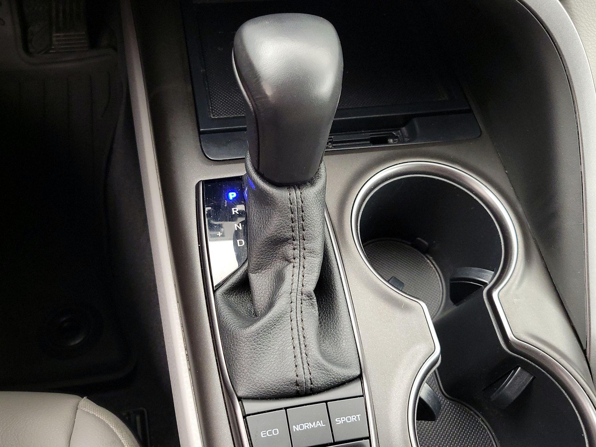 Thumbnail: 2022 Toyota Camry - 17