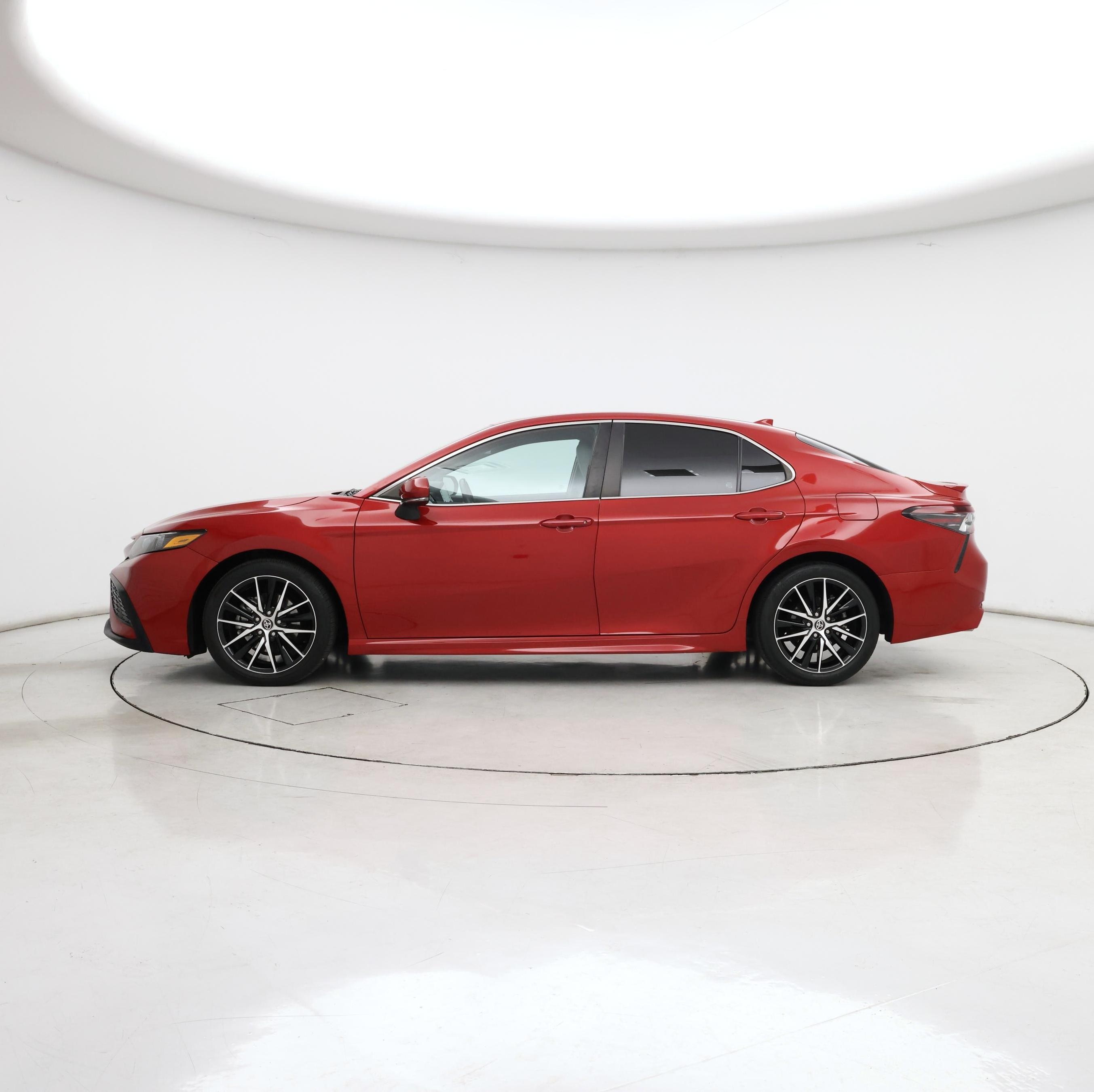 Thumbnail: 2022 Toyota Camry - 3