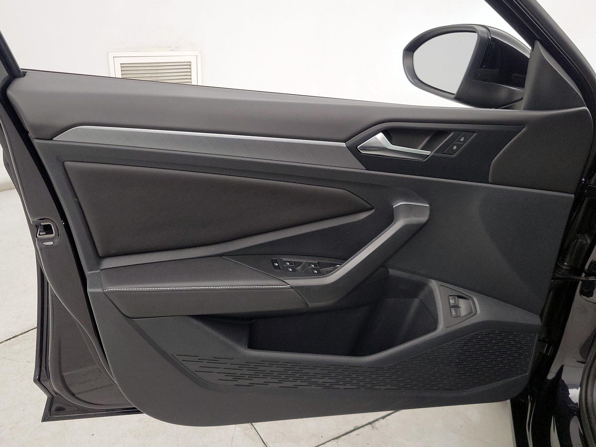 Thumbnail: 2024 Volkswagen Jetta - 12