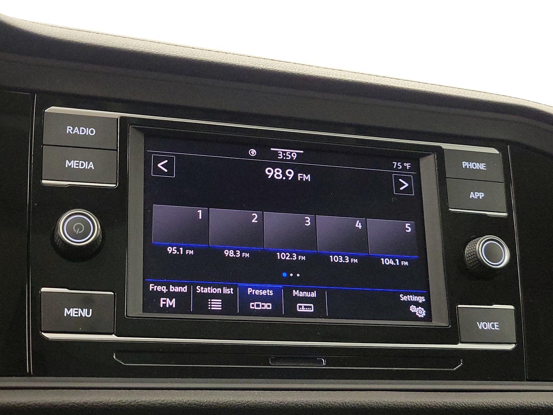 Thumbnail: 2024 Volkswagen Jetta - 15