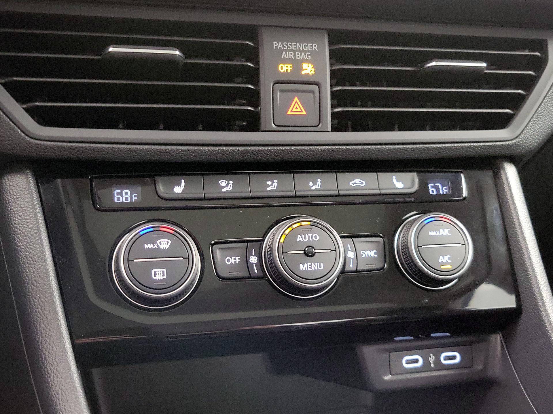 Thumbnail: 2024 Volkswagen Jetta - 16