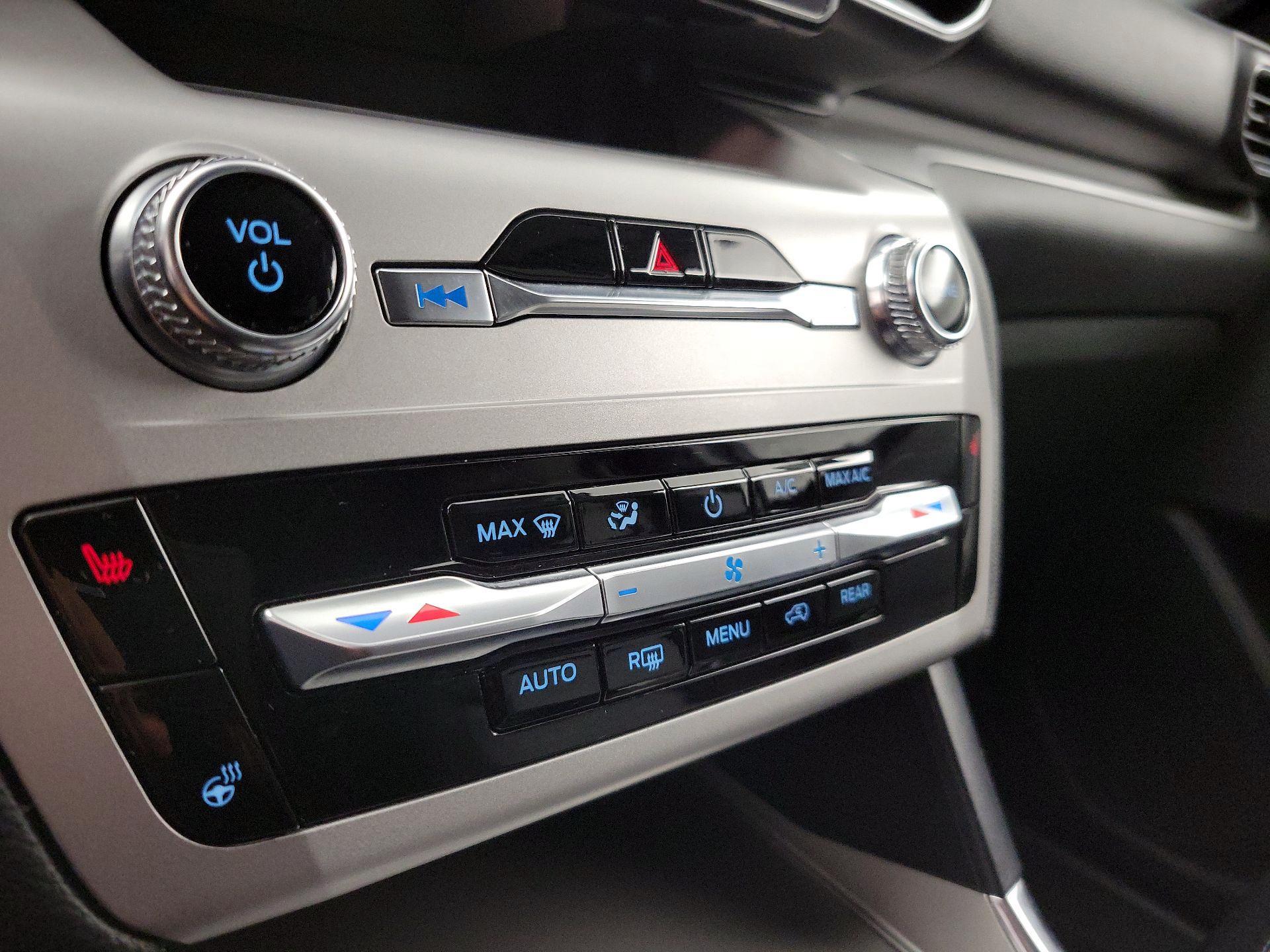 Thumbnail: 2022 Ford Explorer - 17