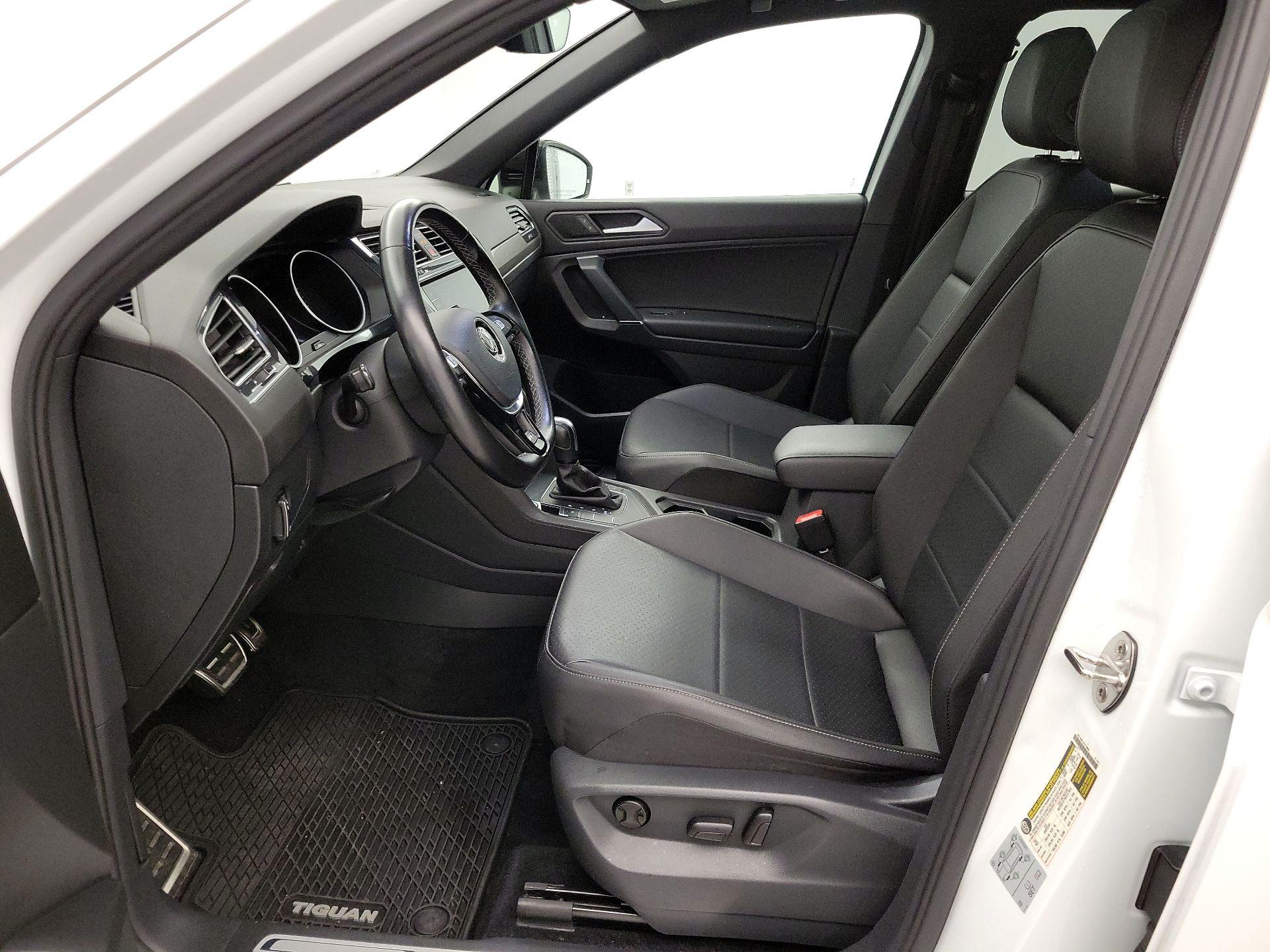 Thumbnail: 2020 Volkswagen Tiguan - 11