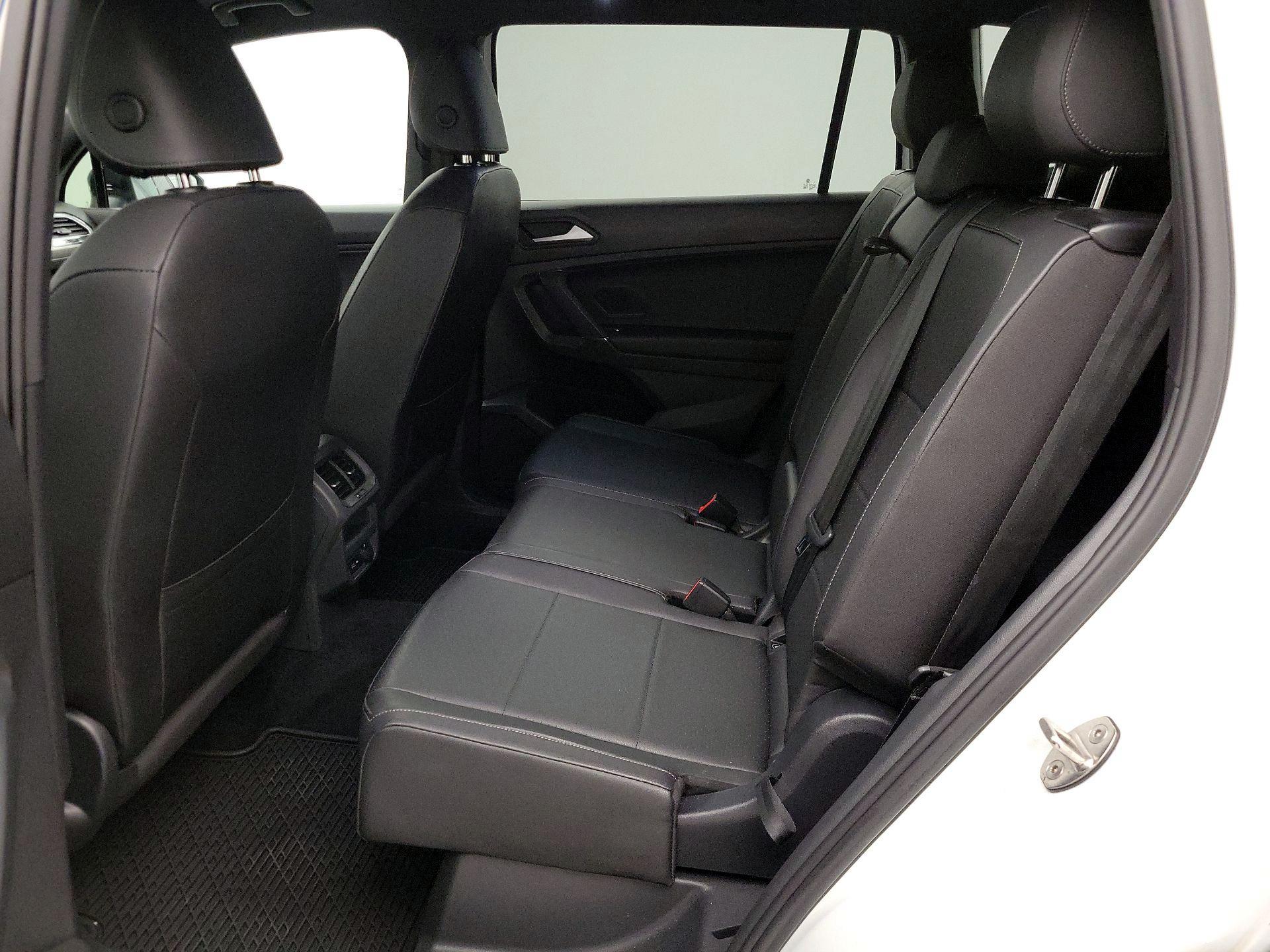 Thumbnail: 2020 Volkswagen Tiguan - 20