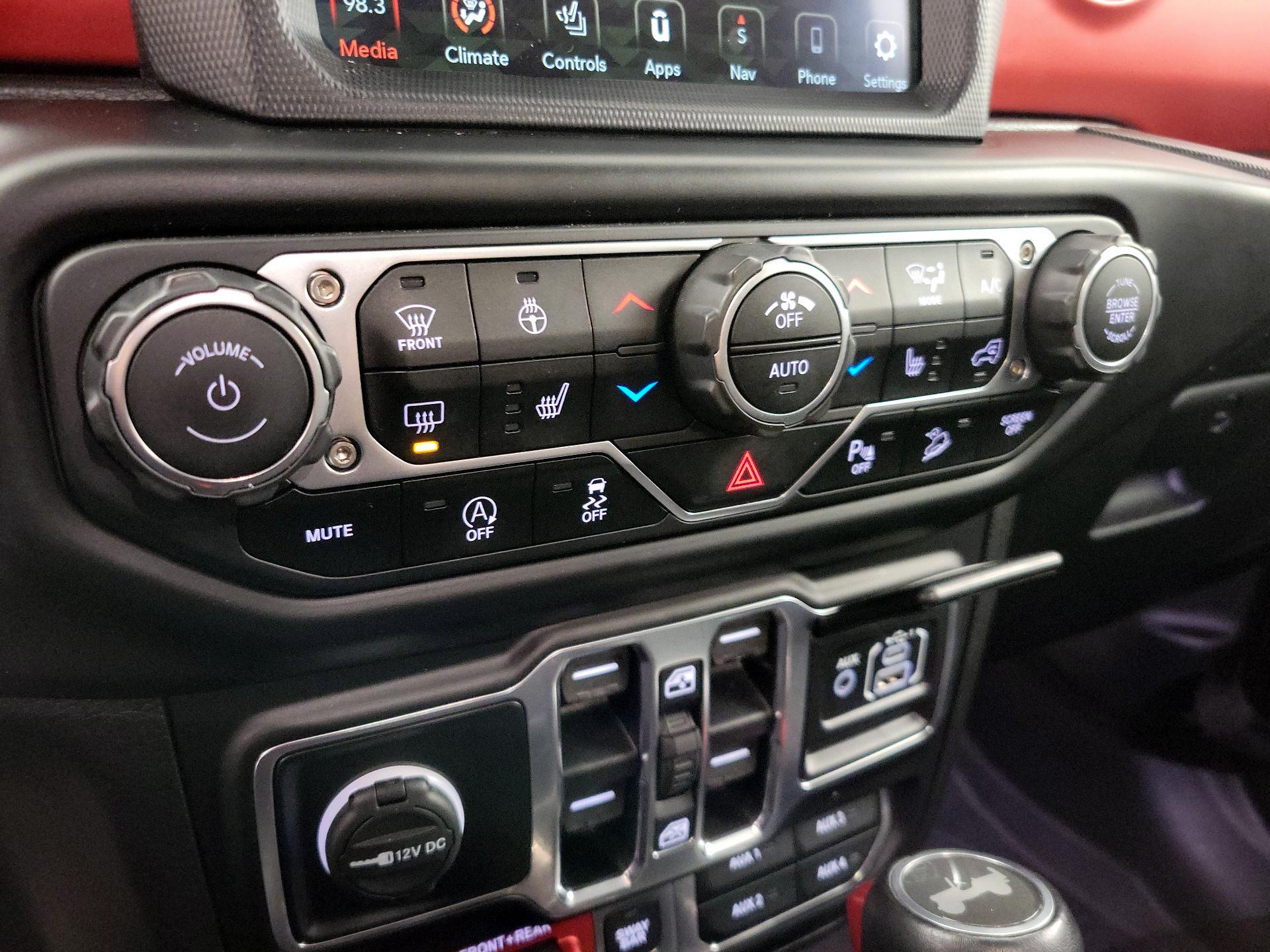 Thumbnail: 2020 Jeep Wrangler - 17