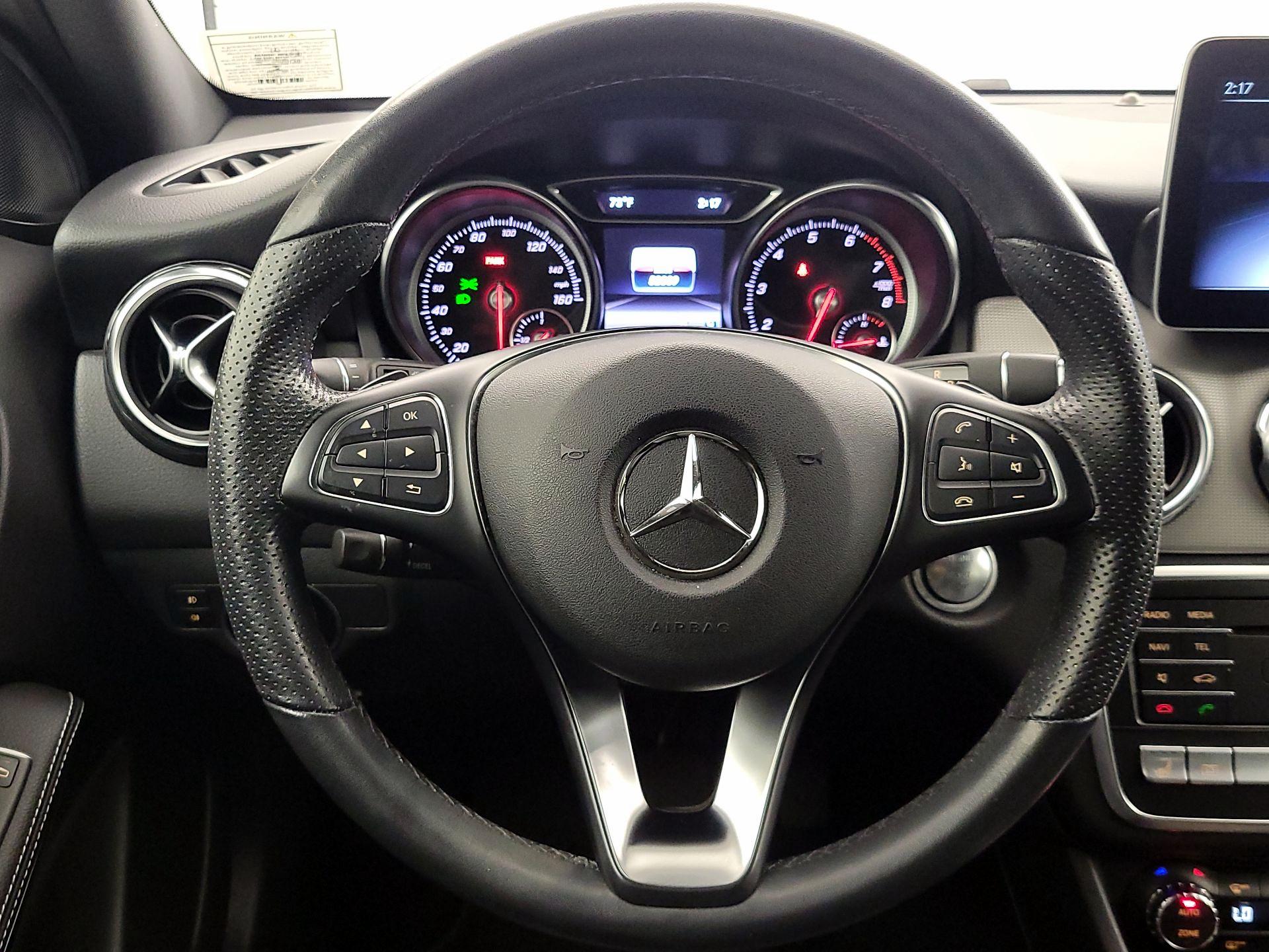 Thumbnail: 2020 Mercedes-Benz GLA - 10