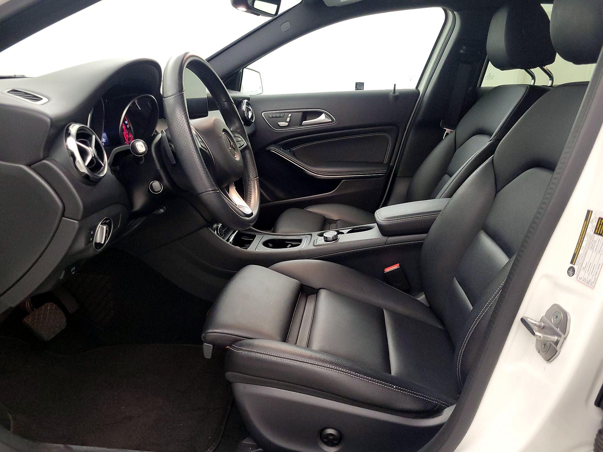 Thumbnail: 2020 Mercedes-Benz GLA - 11