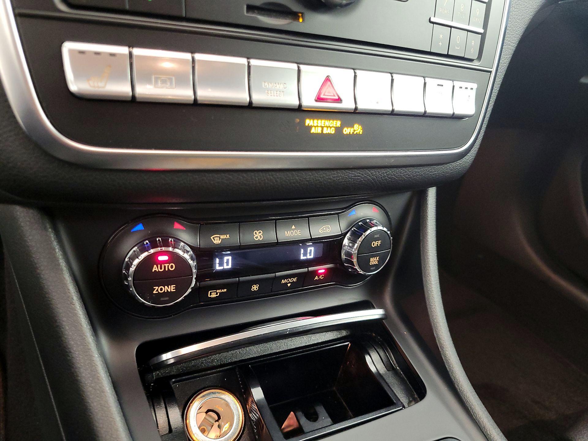 Thumbnail: 2020 Mercedes-Benz GLA - 16