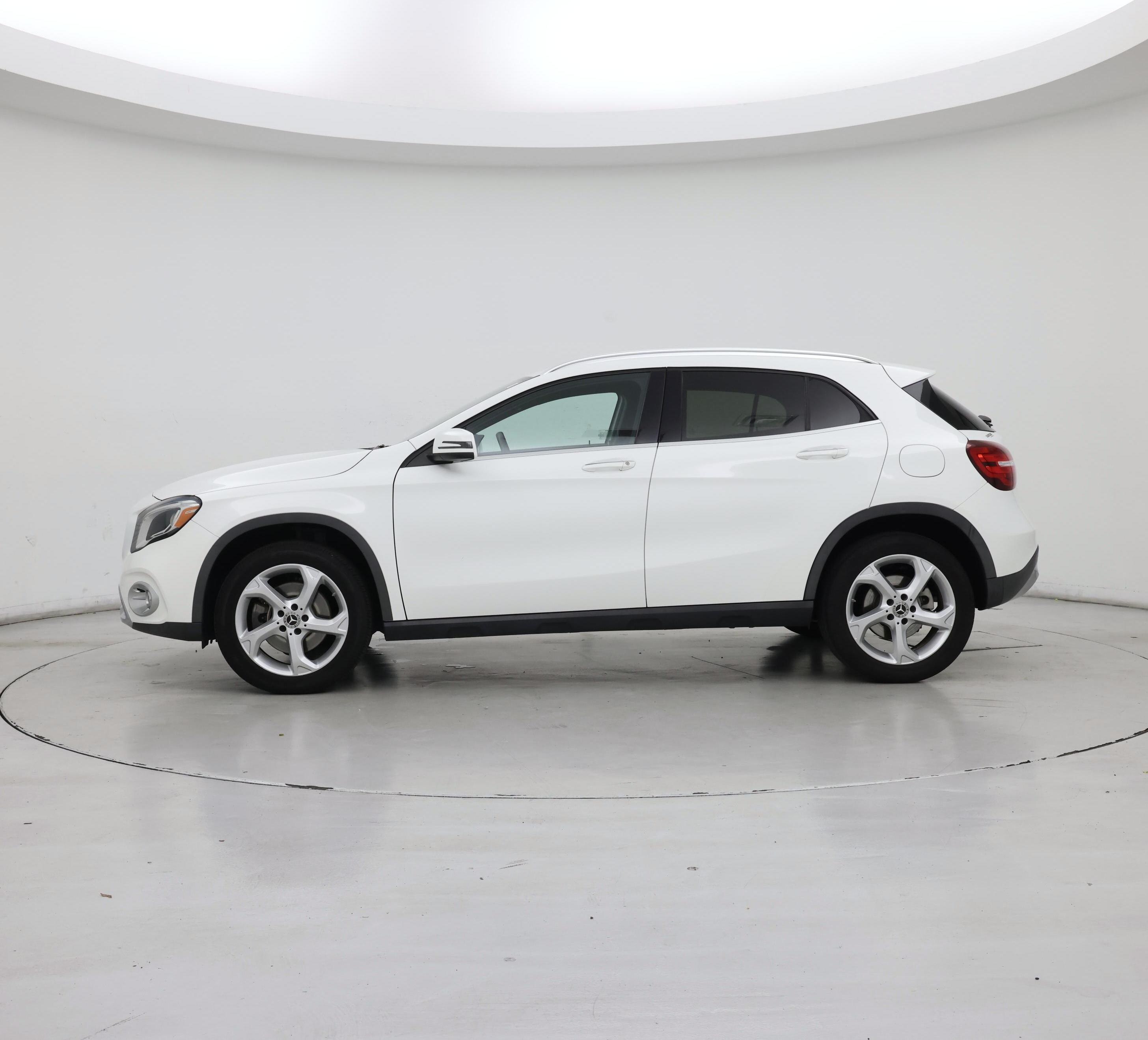 Thumbnail: 2020 Mercedes-Benz GLA - 3