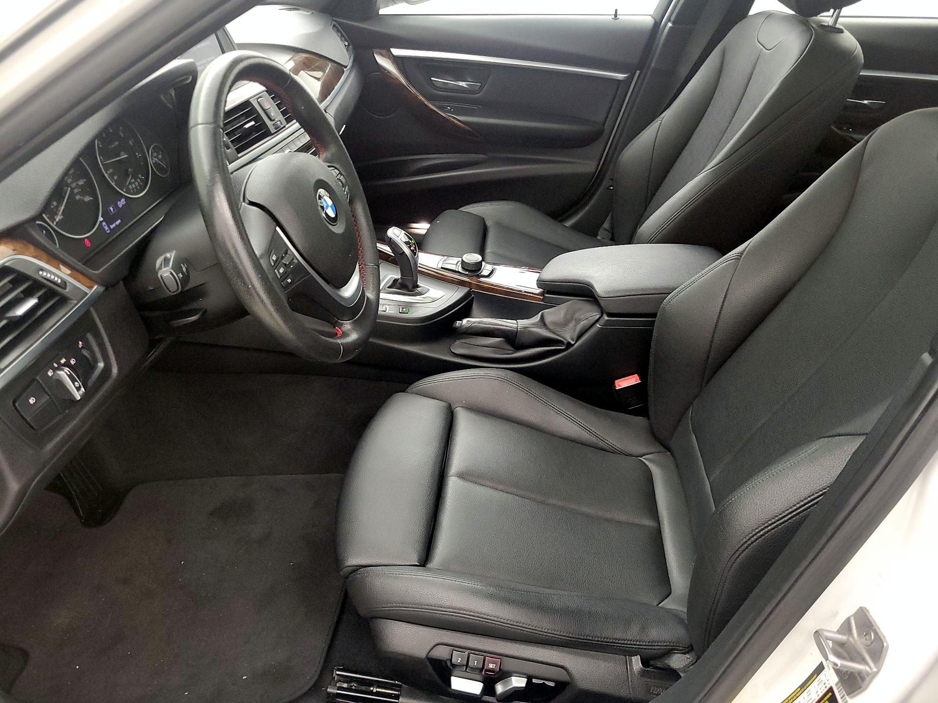 Thumbnail: 2017 BMW 3 Series - 11