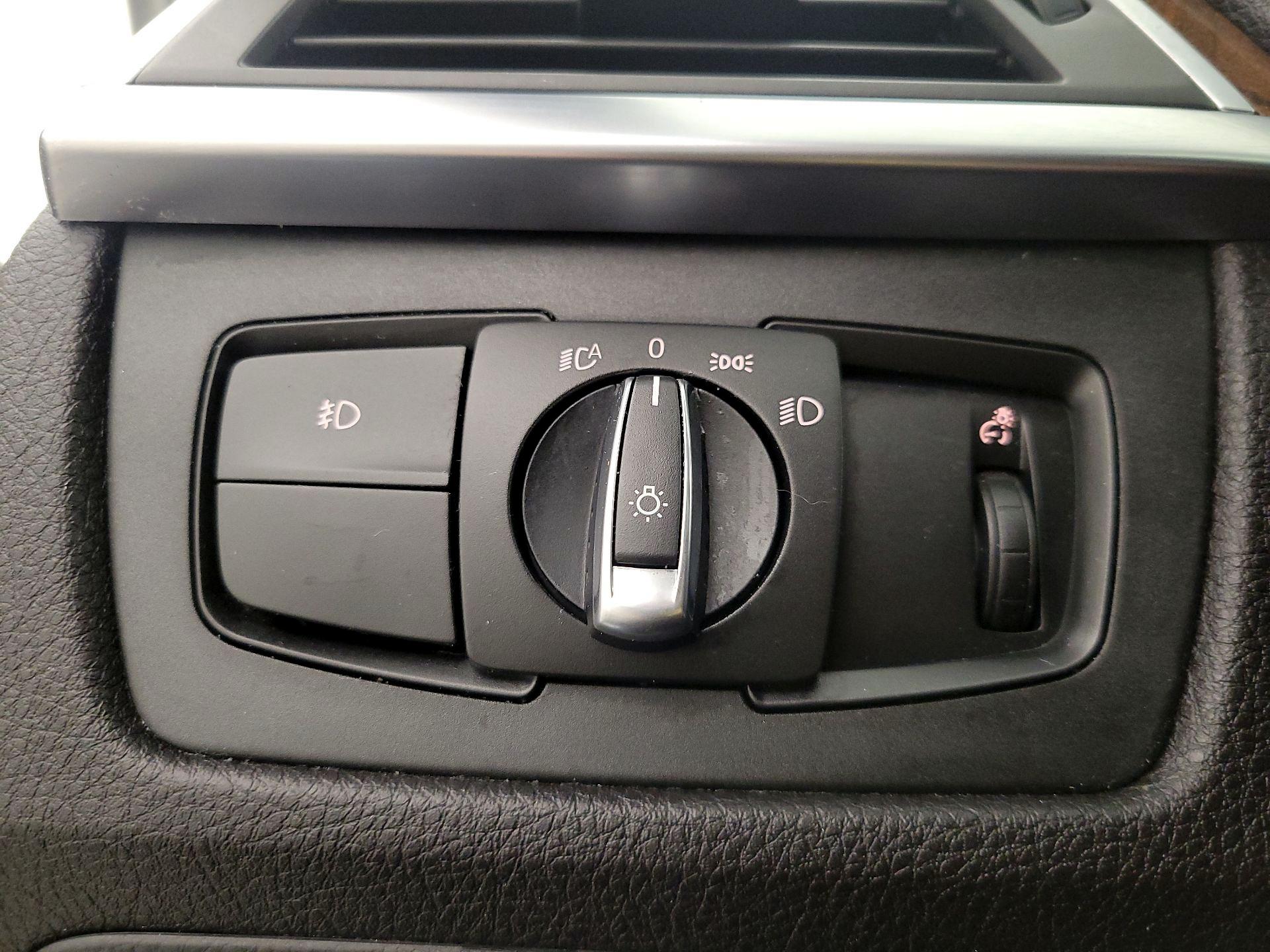 Thumbnail: 2017 BMW 3 Series - 13