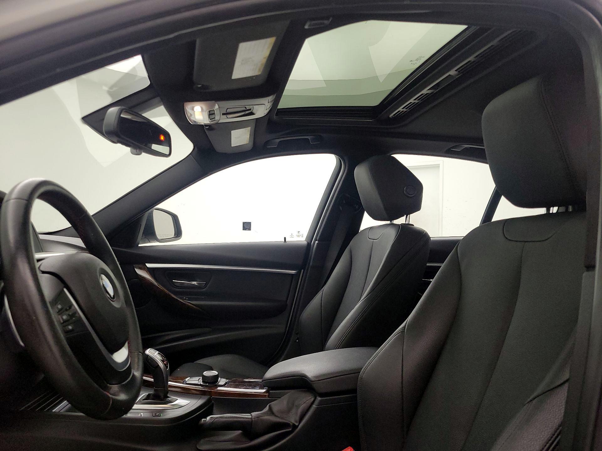 Thumbnail: 2017 BMW 3 Series - 19