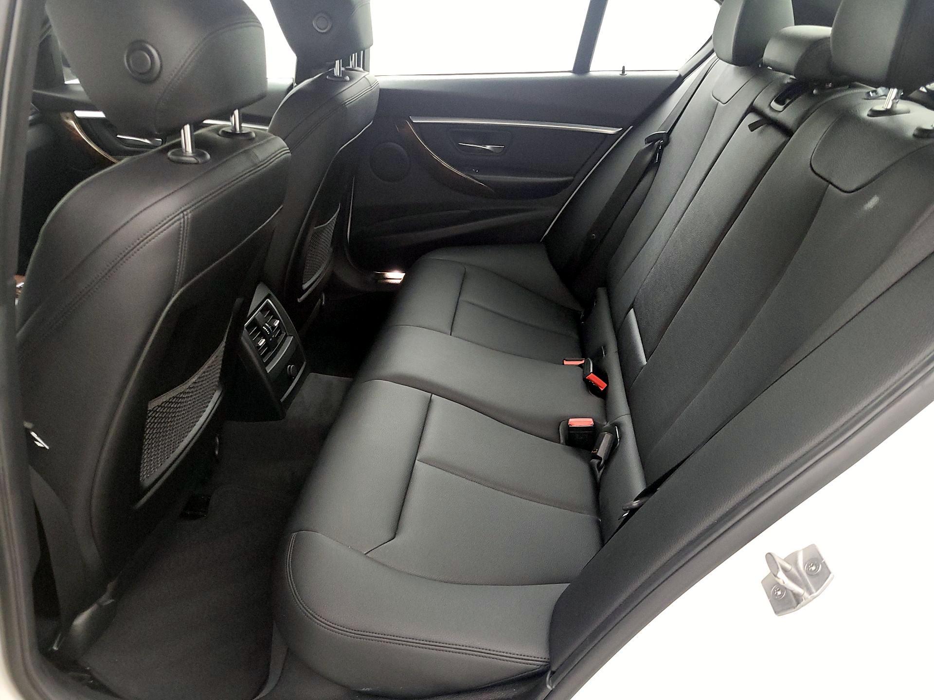 Thumbnail: 2017 BMW 3 Series - 20