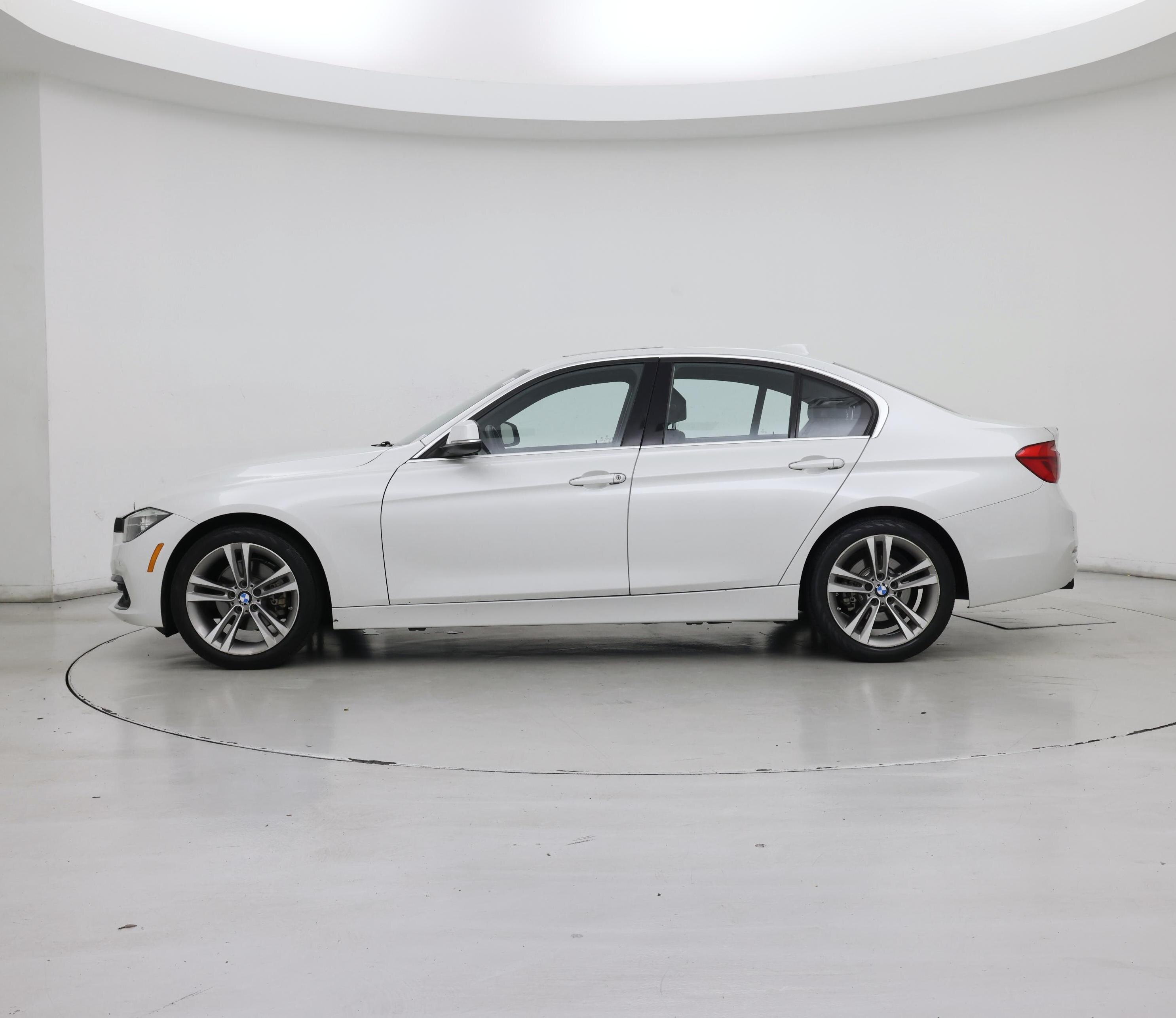 Thumbnail: 2017 BMW 3 Series - 3