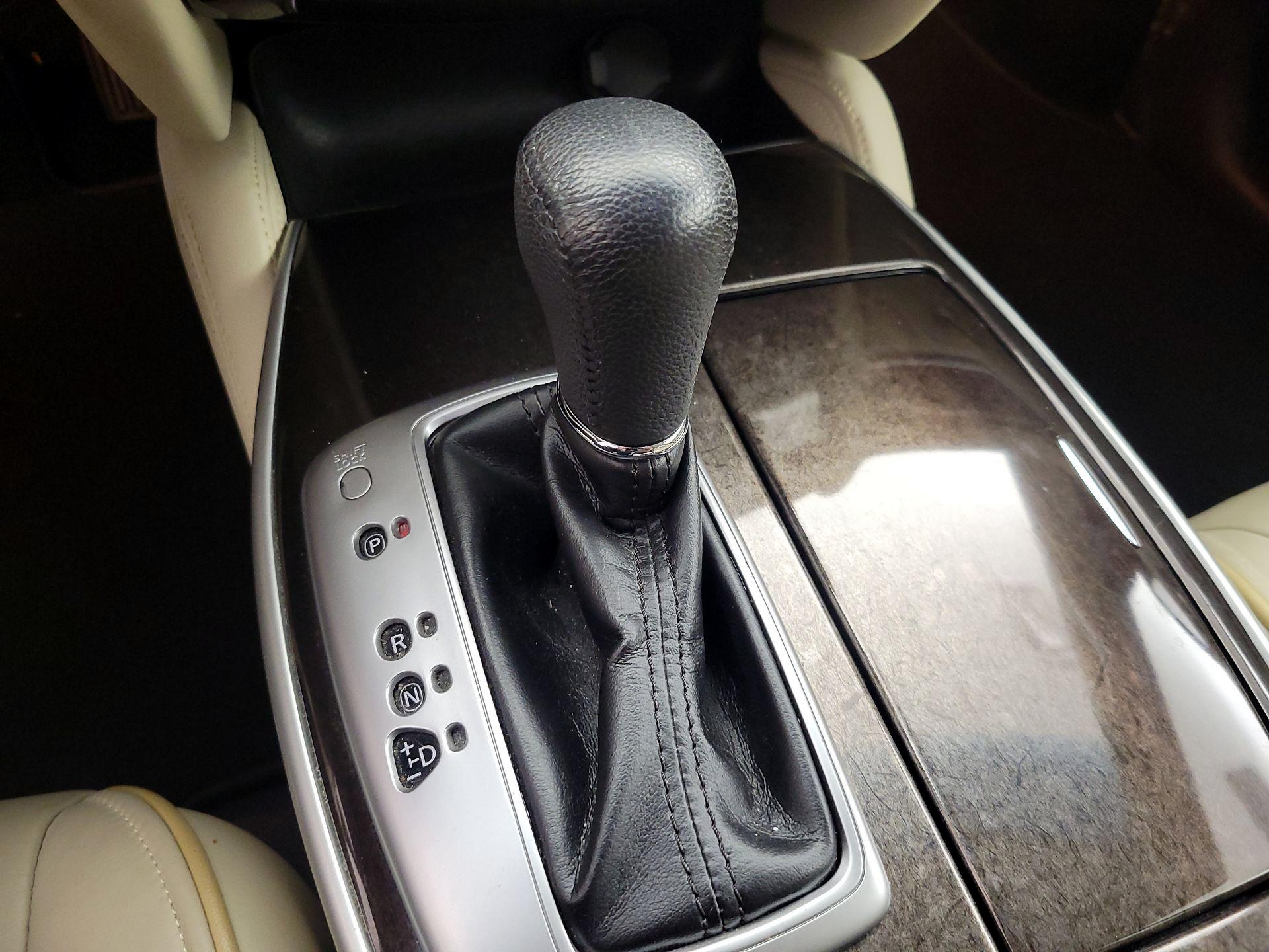 Thumbnail: 2015 INFINITI QX60 - 17