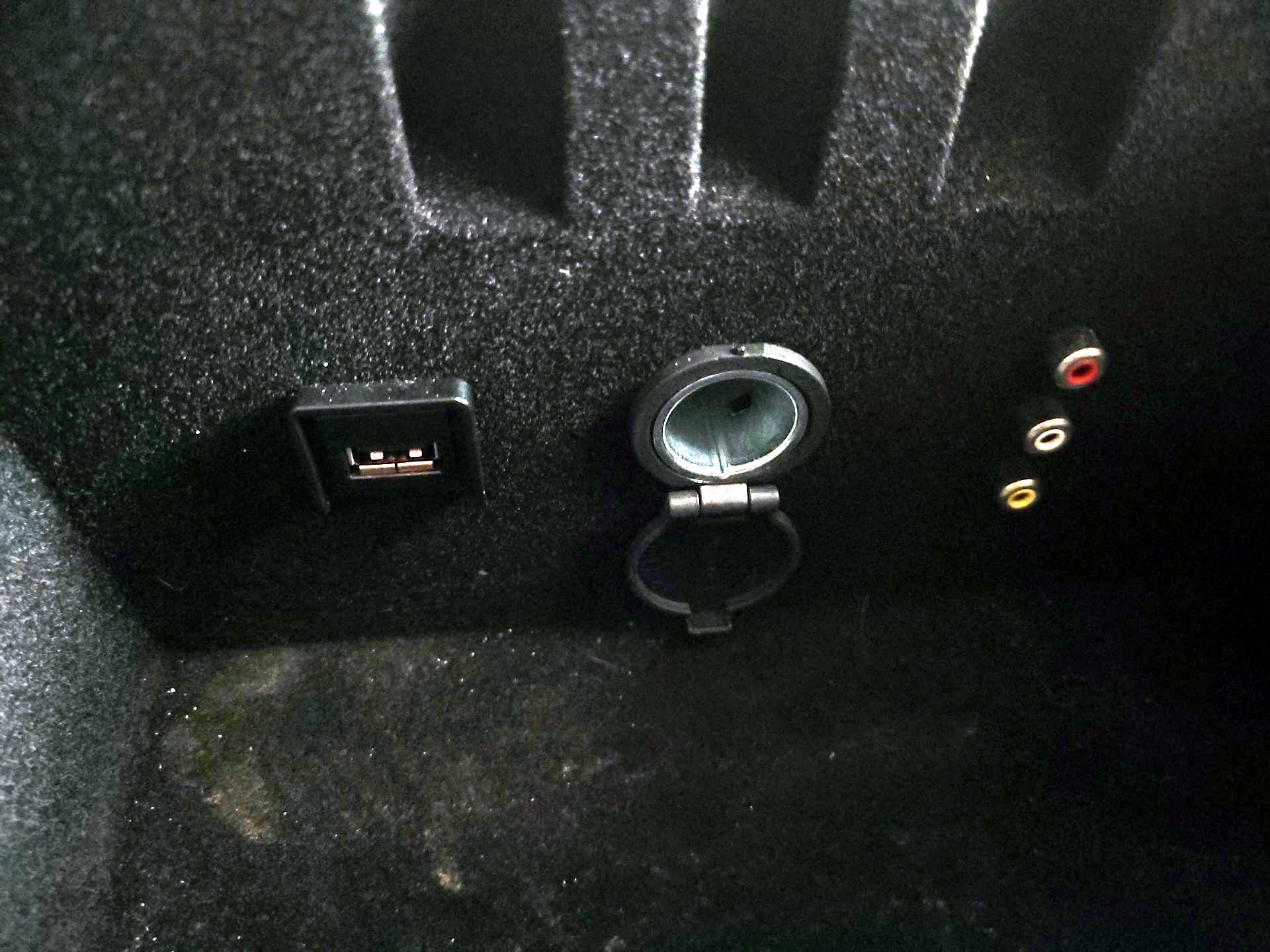 Thumbnail: 2015 INFINITI QX60 - 18