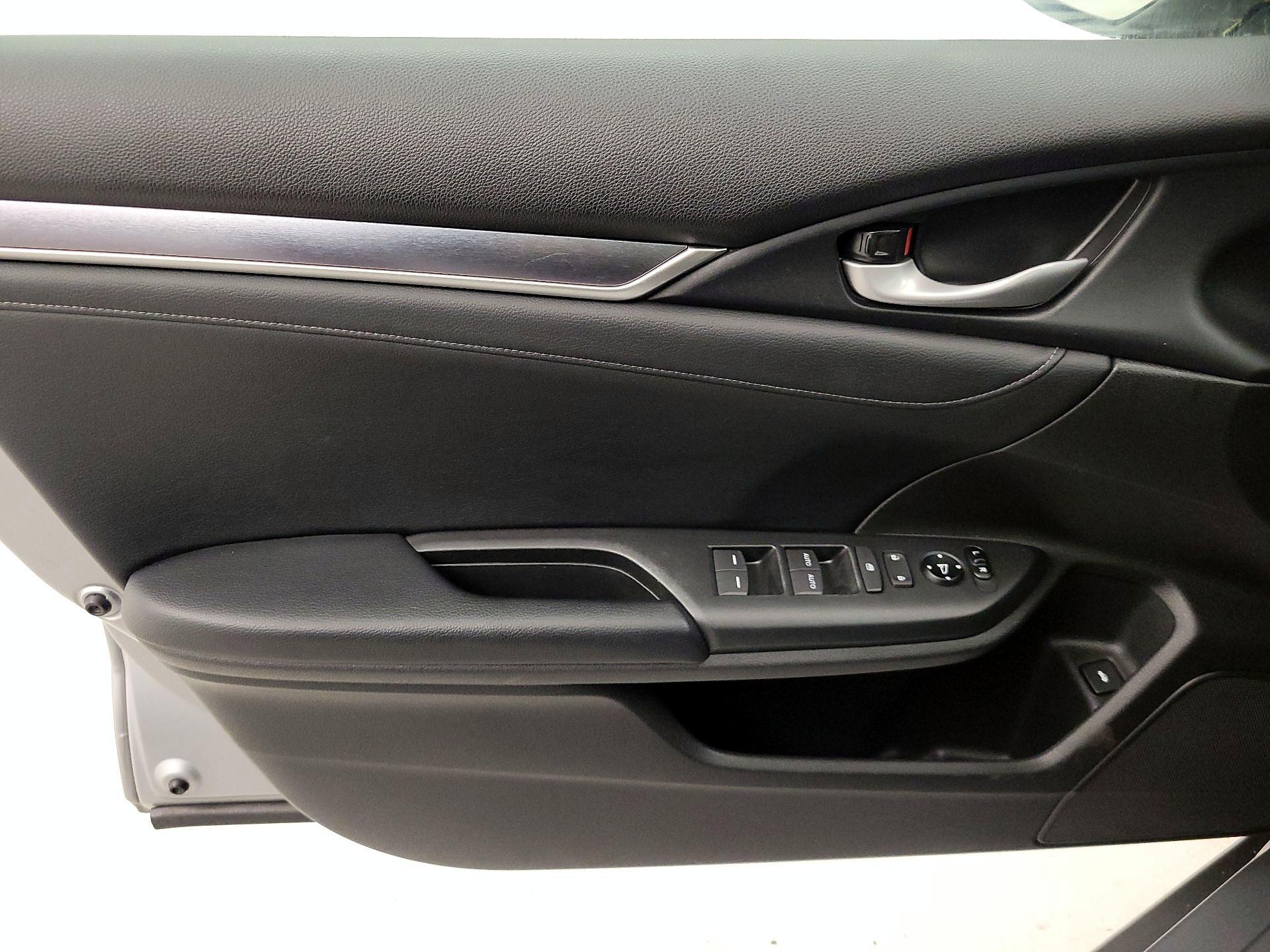 Thumbnail: 2017 Honda Civic - 12