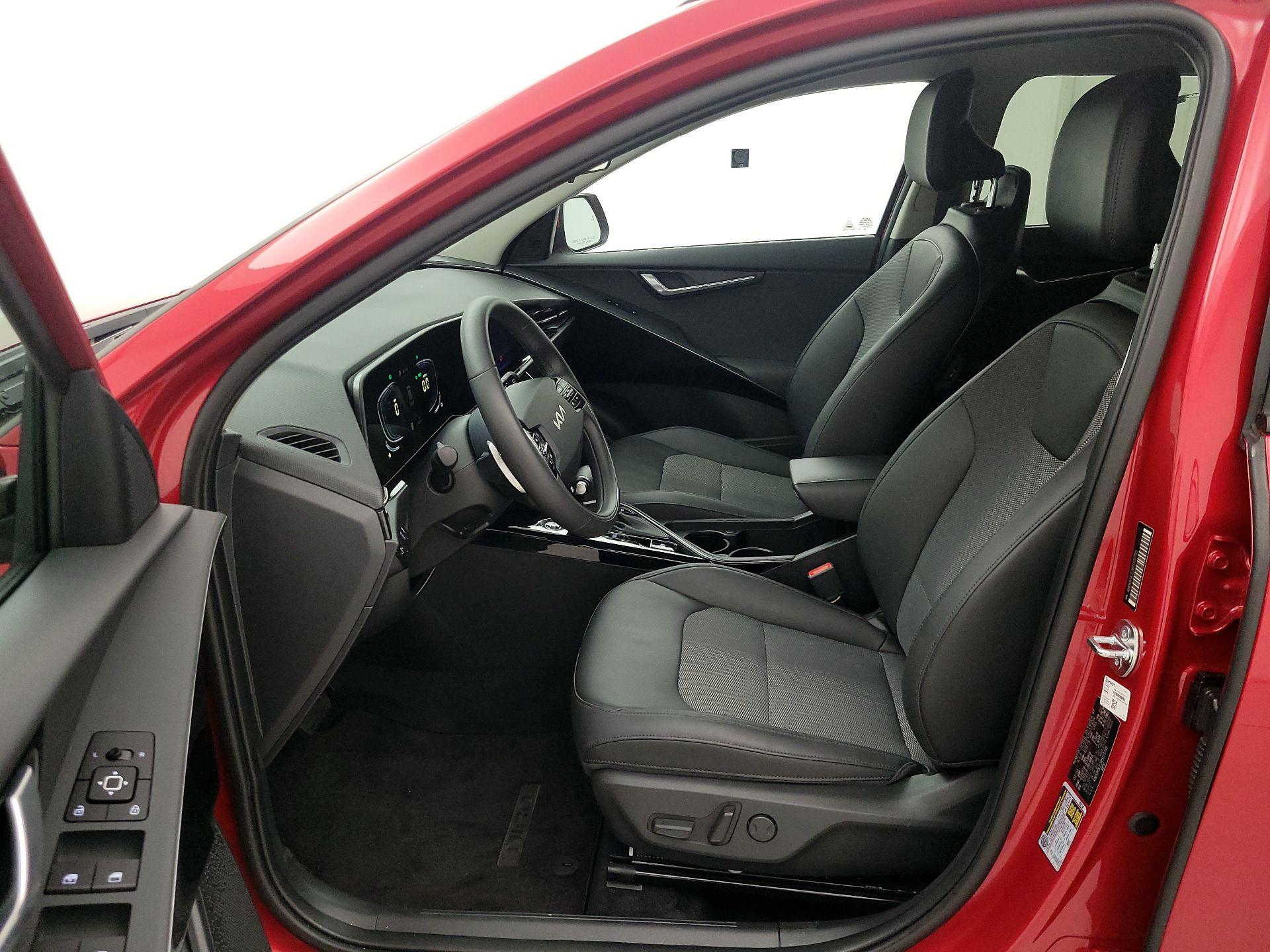 Thumbnail: 2024 Kia Niro - 11