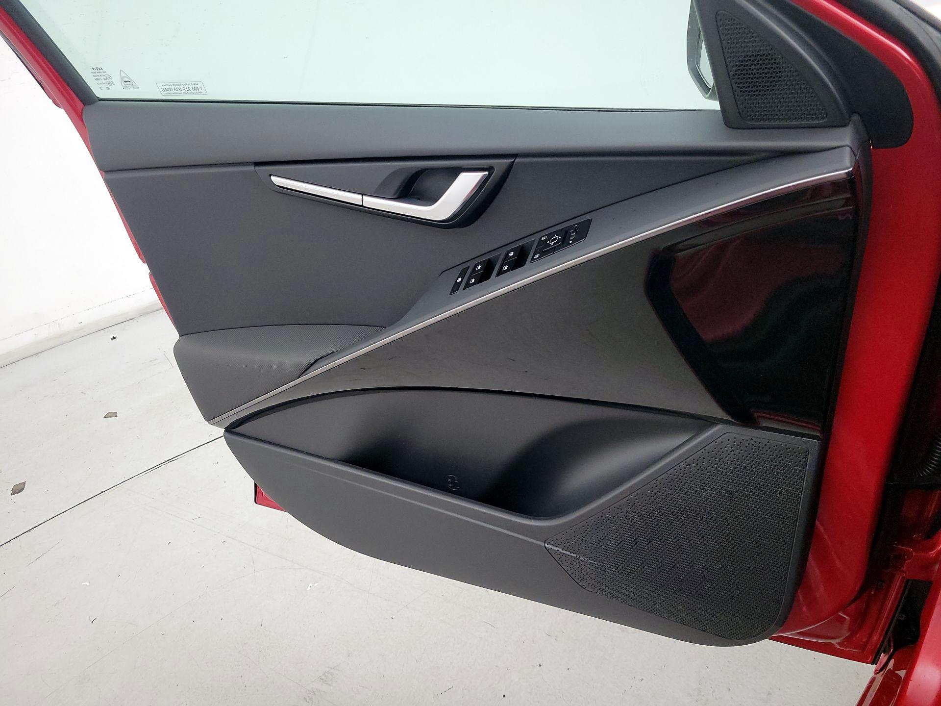 Thumbnail: 2024 Kia Niro - 12