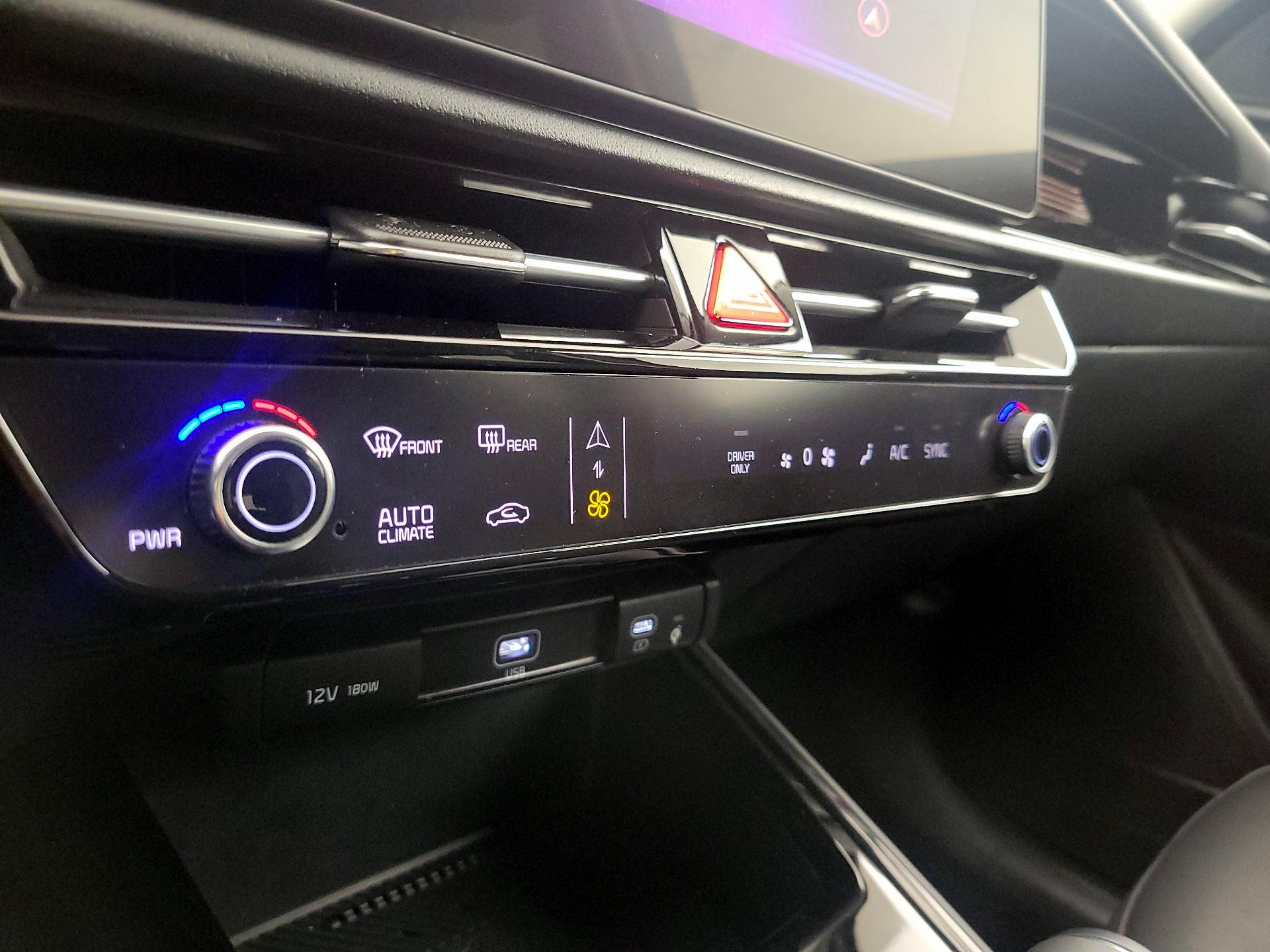 Thumbnail: 2024 Kia Niro - 17