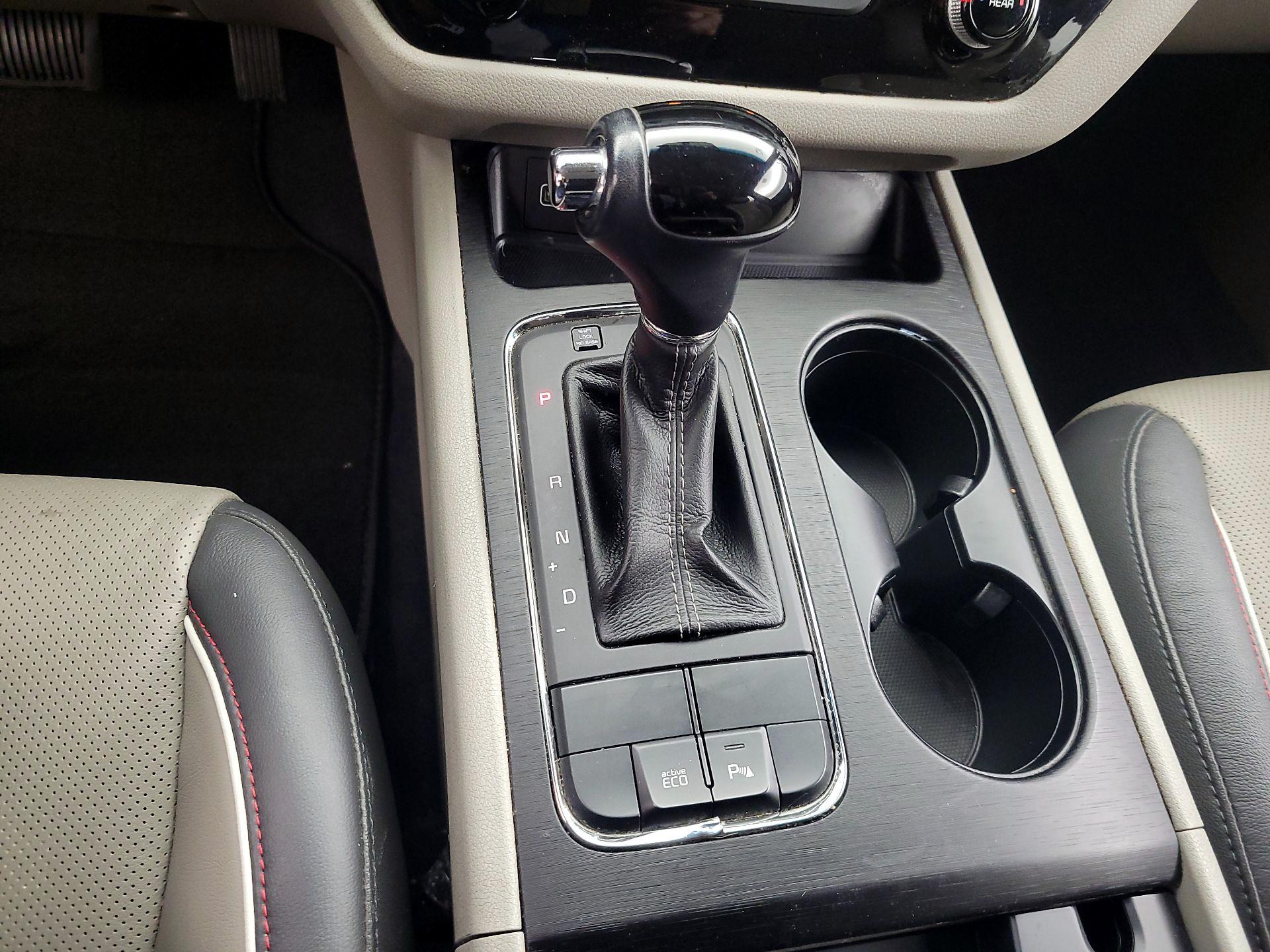 Thumbnail: 2016 Kia Sedona - 17