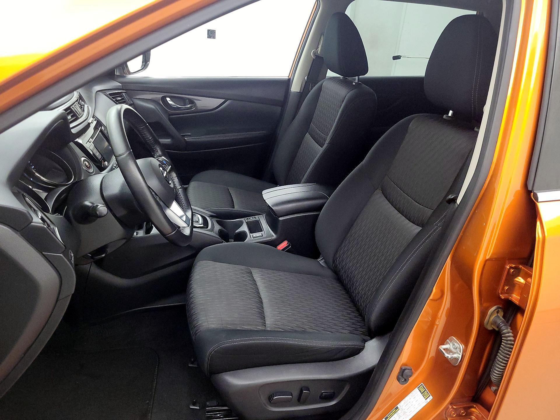 Thumbnail: 2019 Nissan Rogue - 11