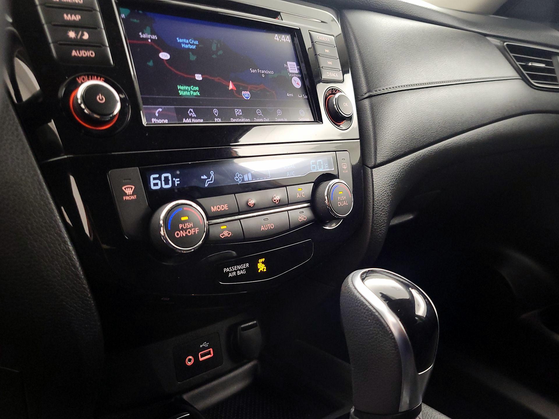 Thumbnail: 2019 Nissan Rogue - 16