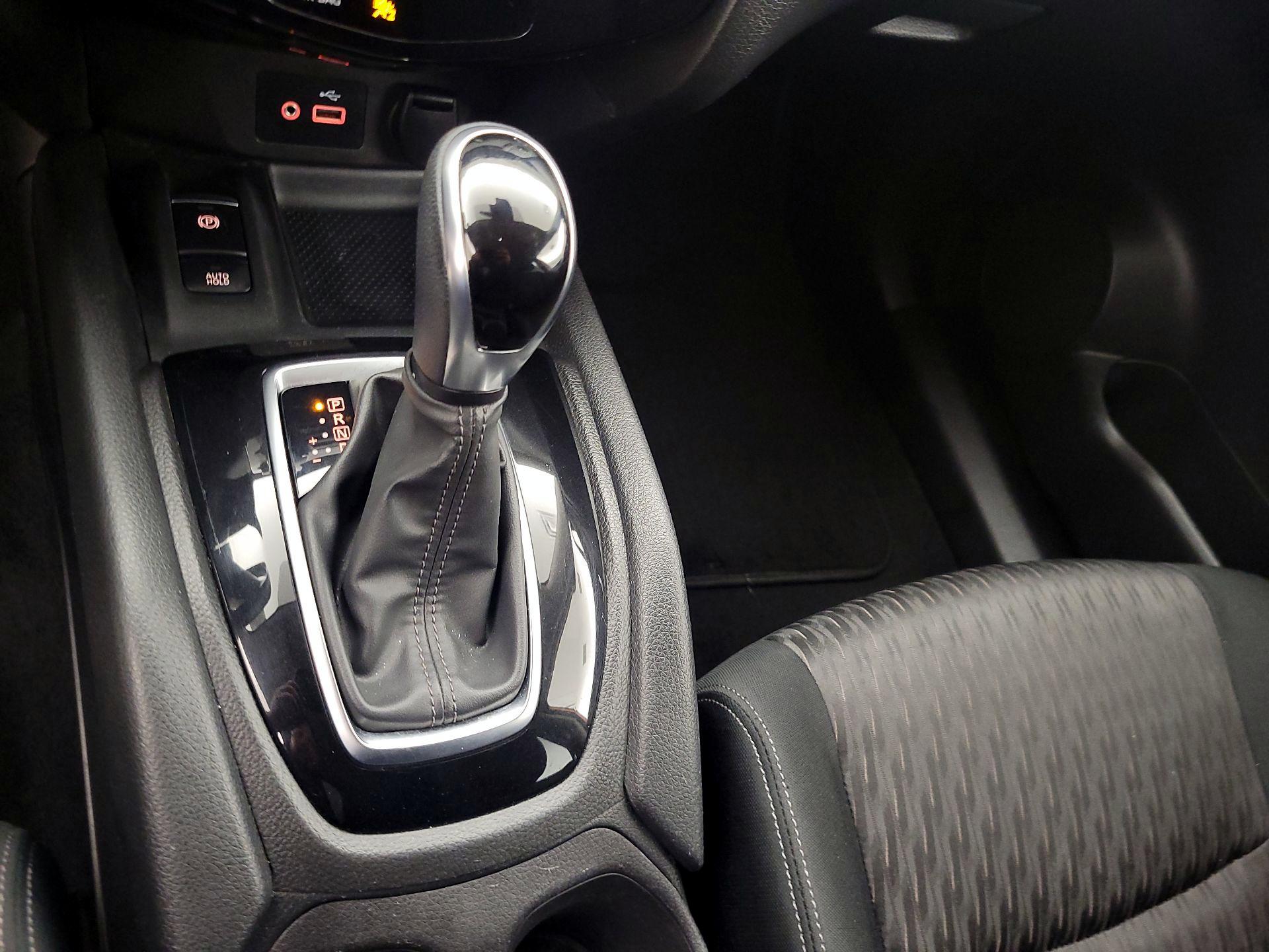 Thumbnail: 2019 Nissan Rogue - 17