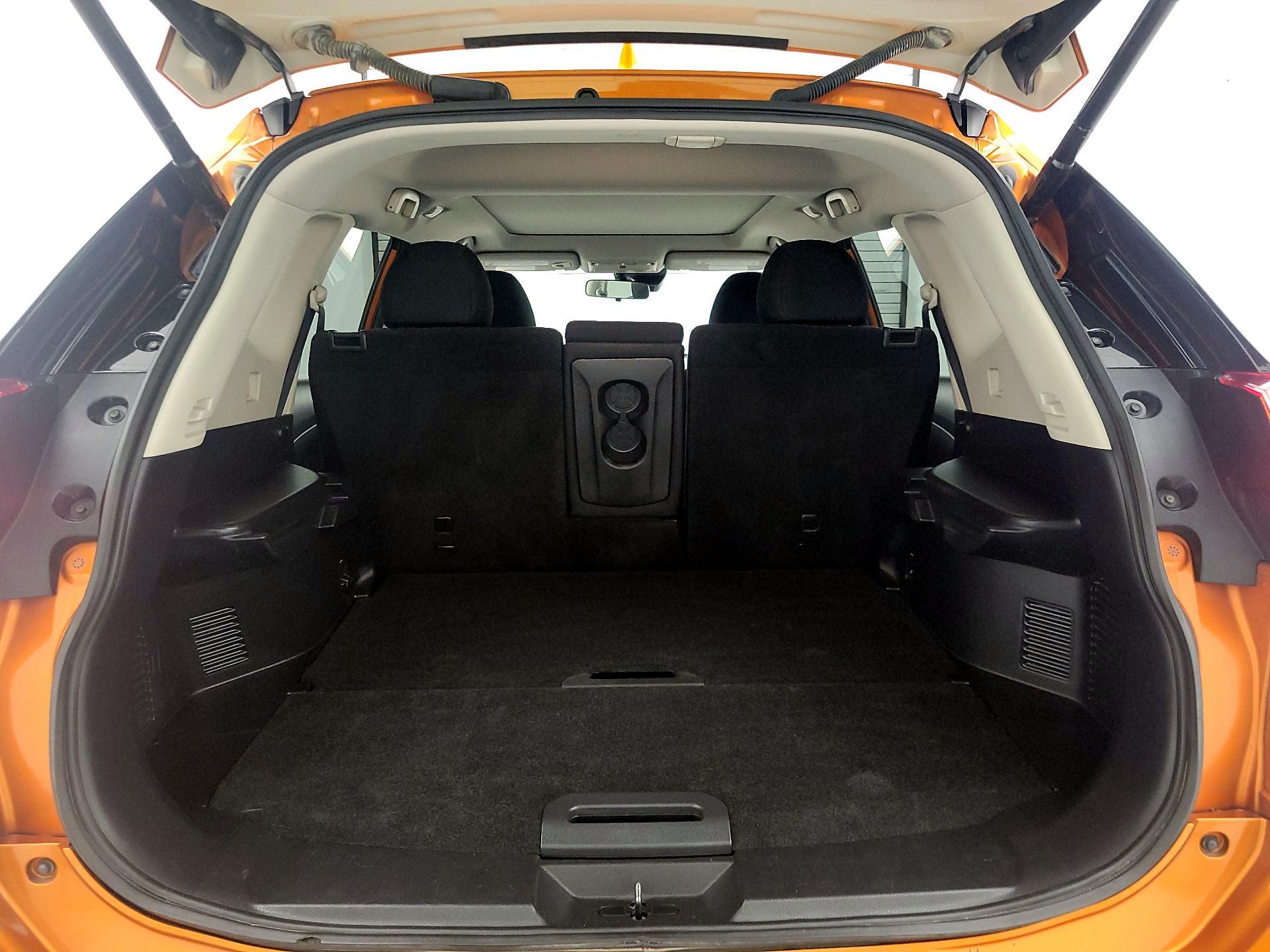 Thumbnail: 2019 Nissan Rogue - 19